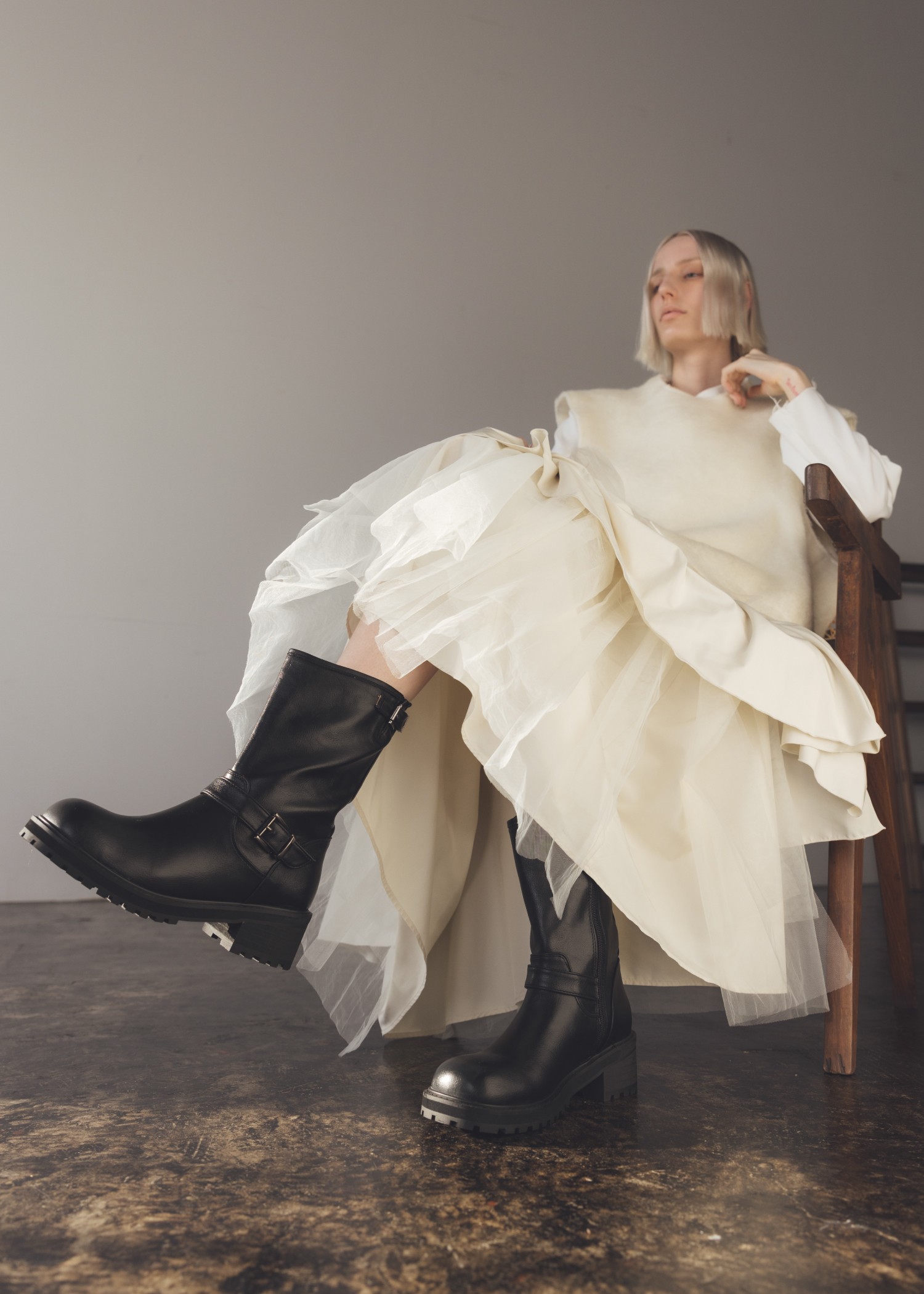 medium engineer boots