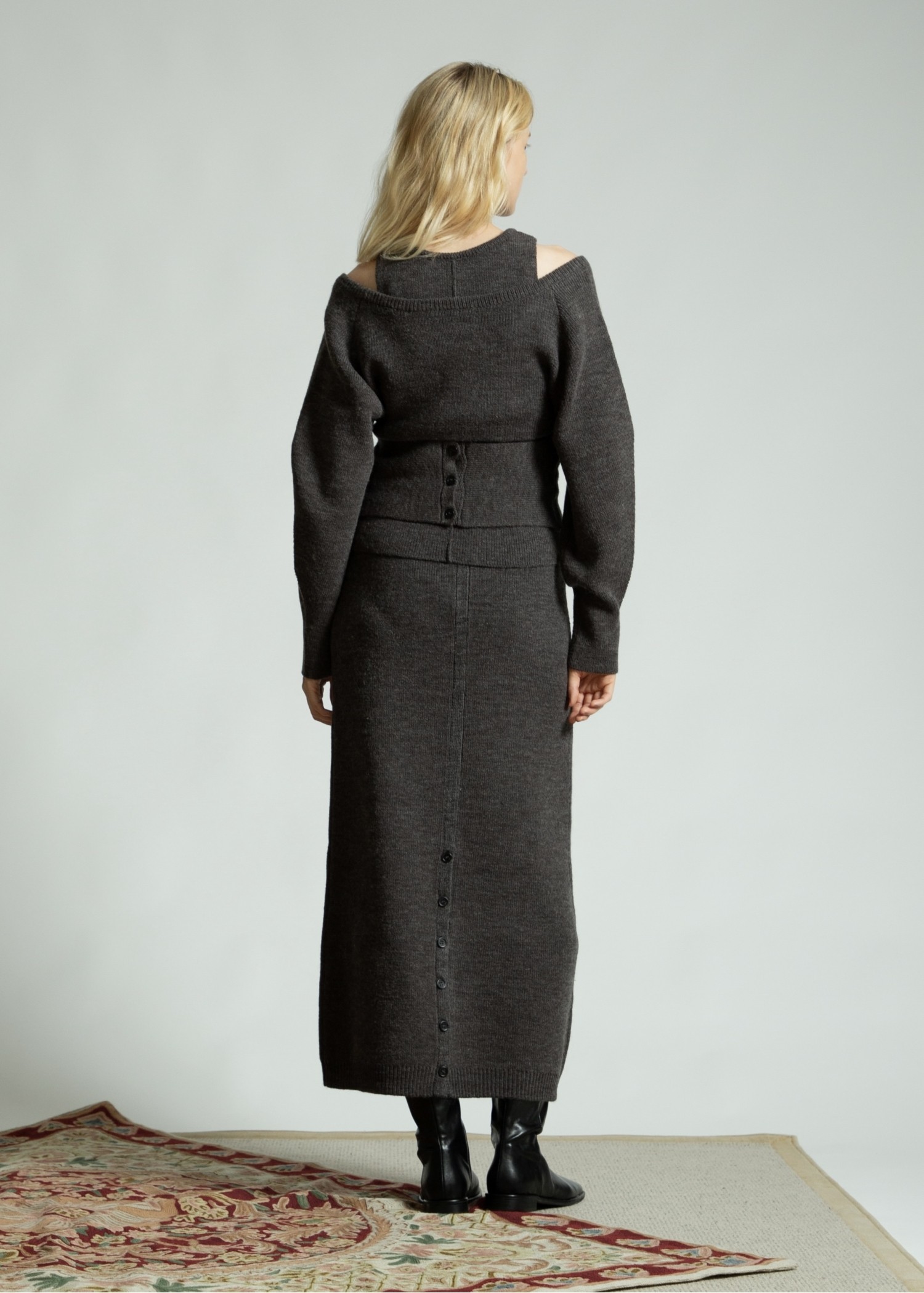 button slit cocoon knit skirt