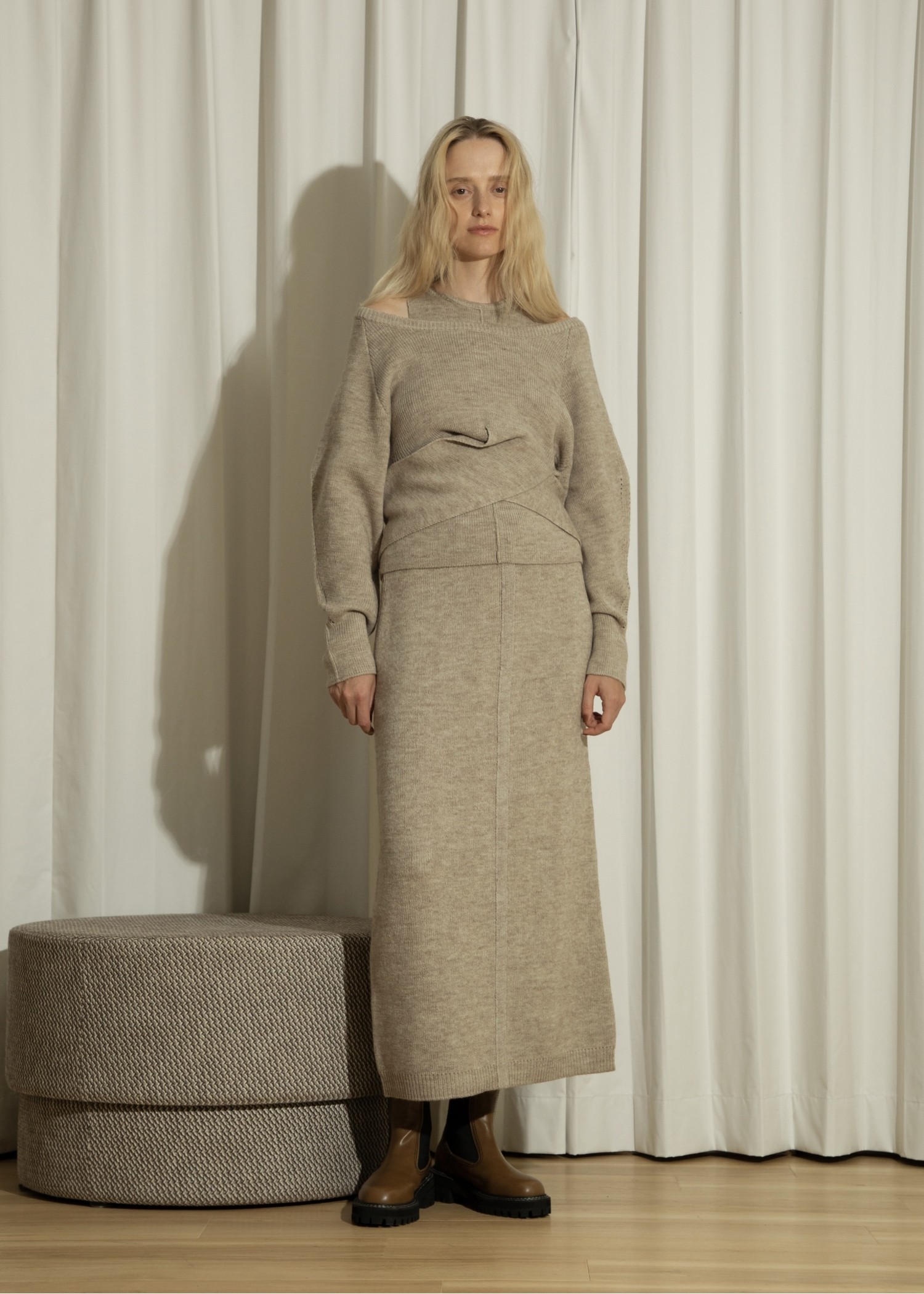 button slit cocoon knit skirt