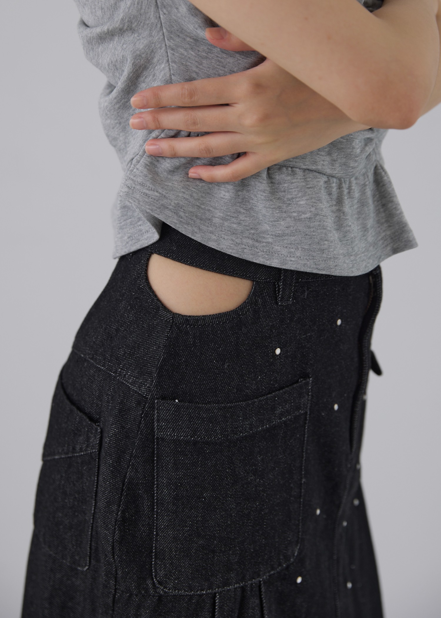 hollow out bijou tuck denim tight SK