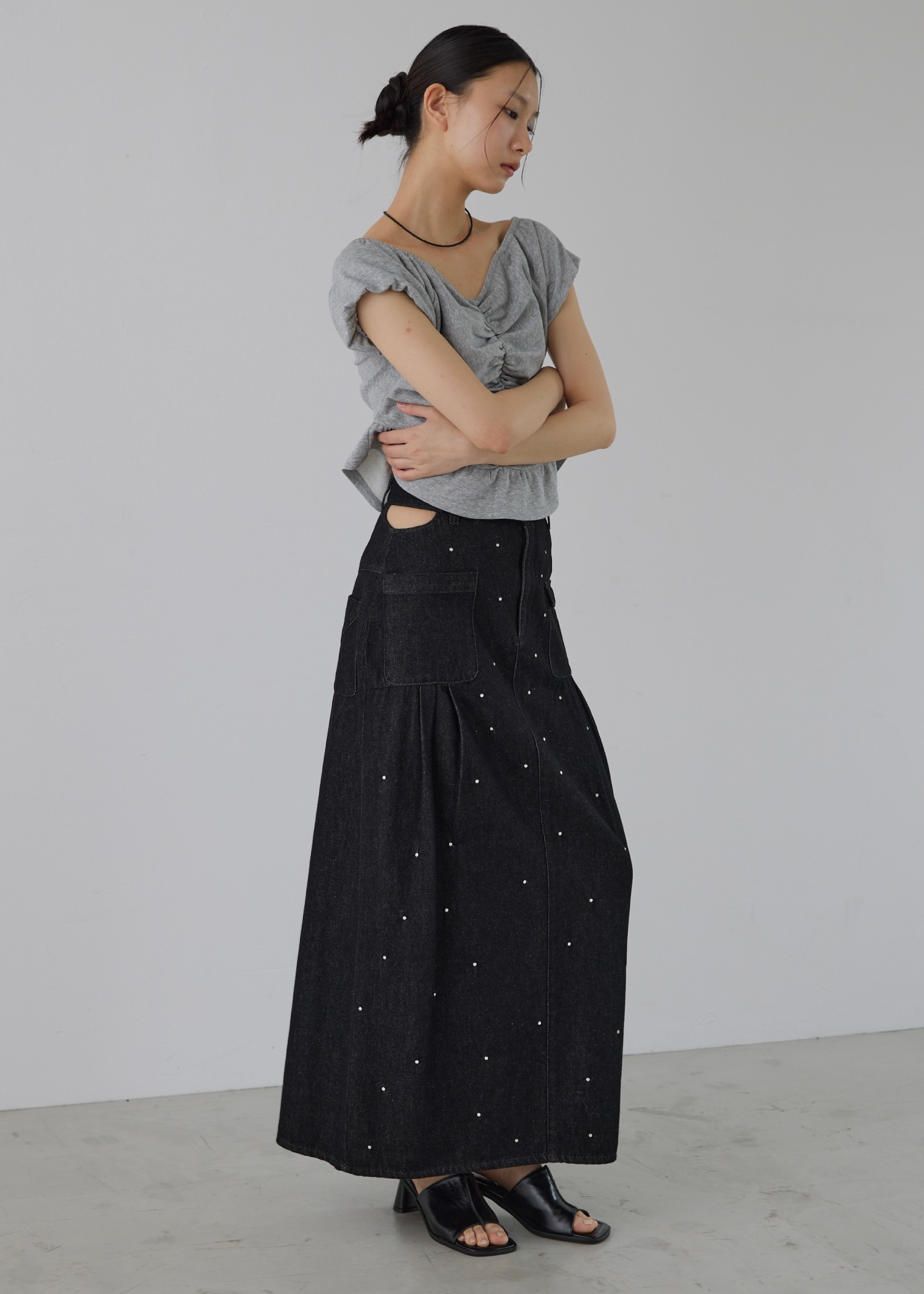 hollow out bijou tuck denim tight SK