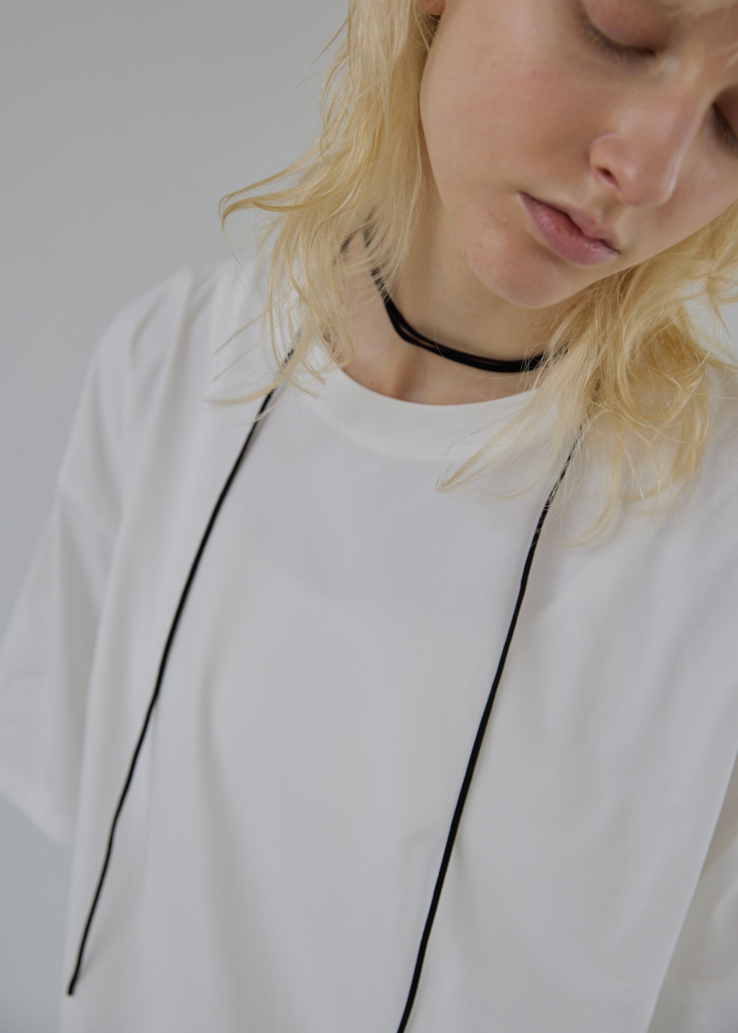 suede narrow choker