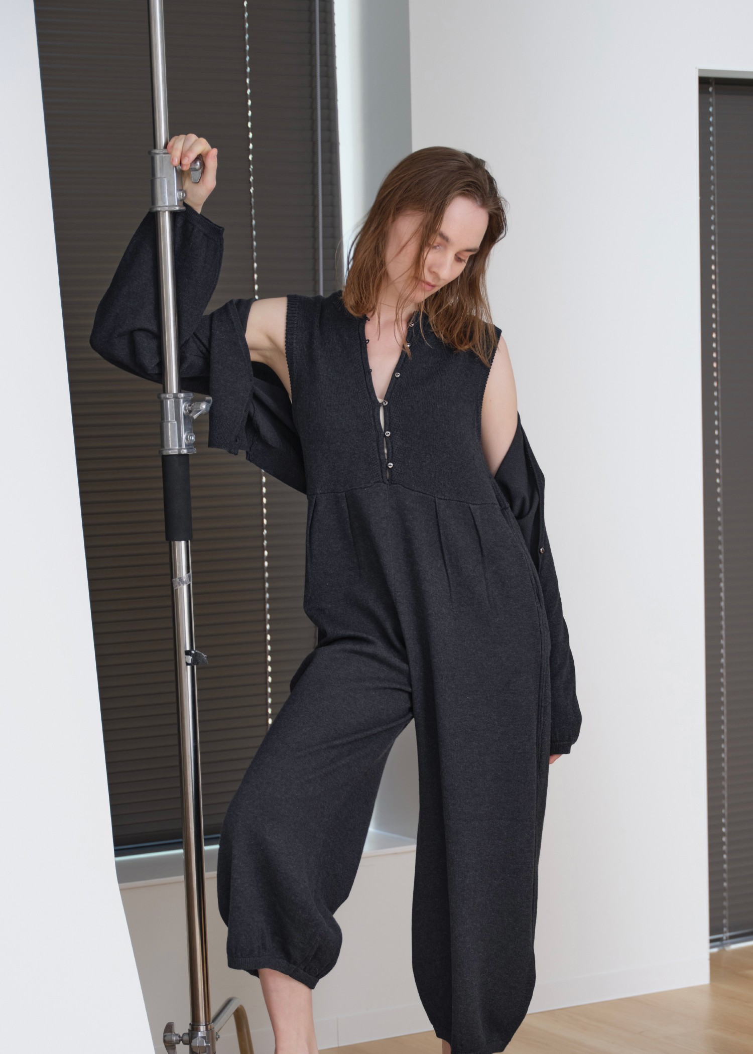 cropped V neck knit cardigan