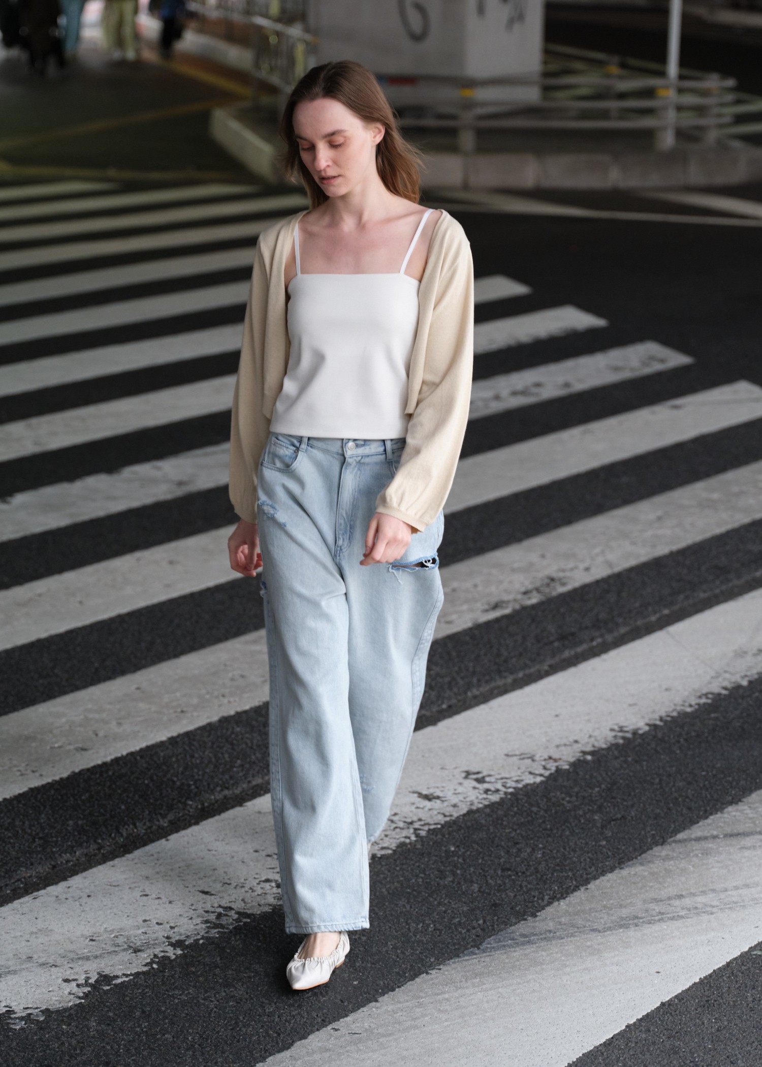 cropped V neck knit cardigan