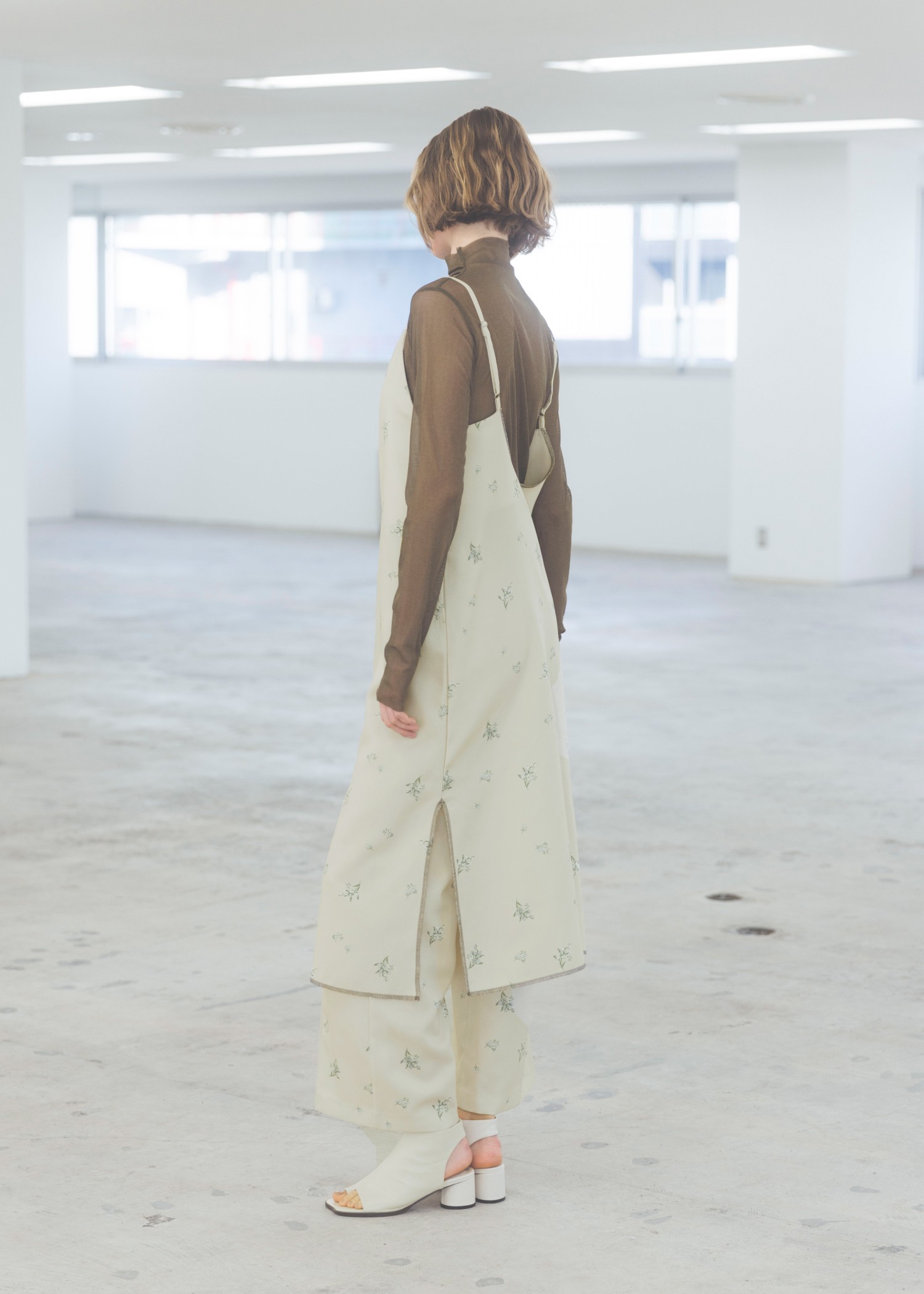 deep side slit ditsy print camisole OP