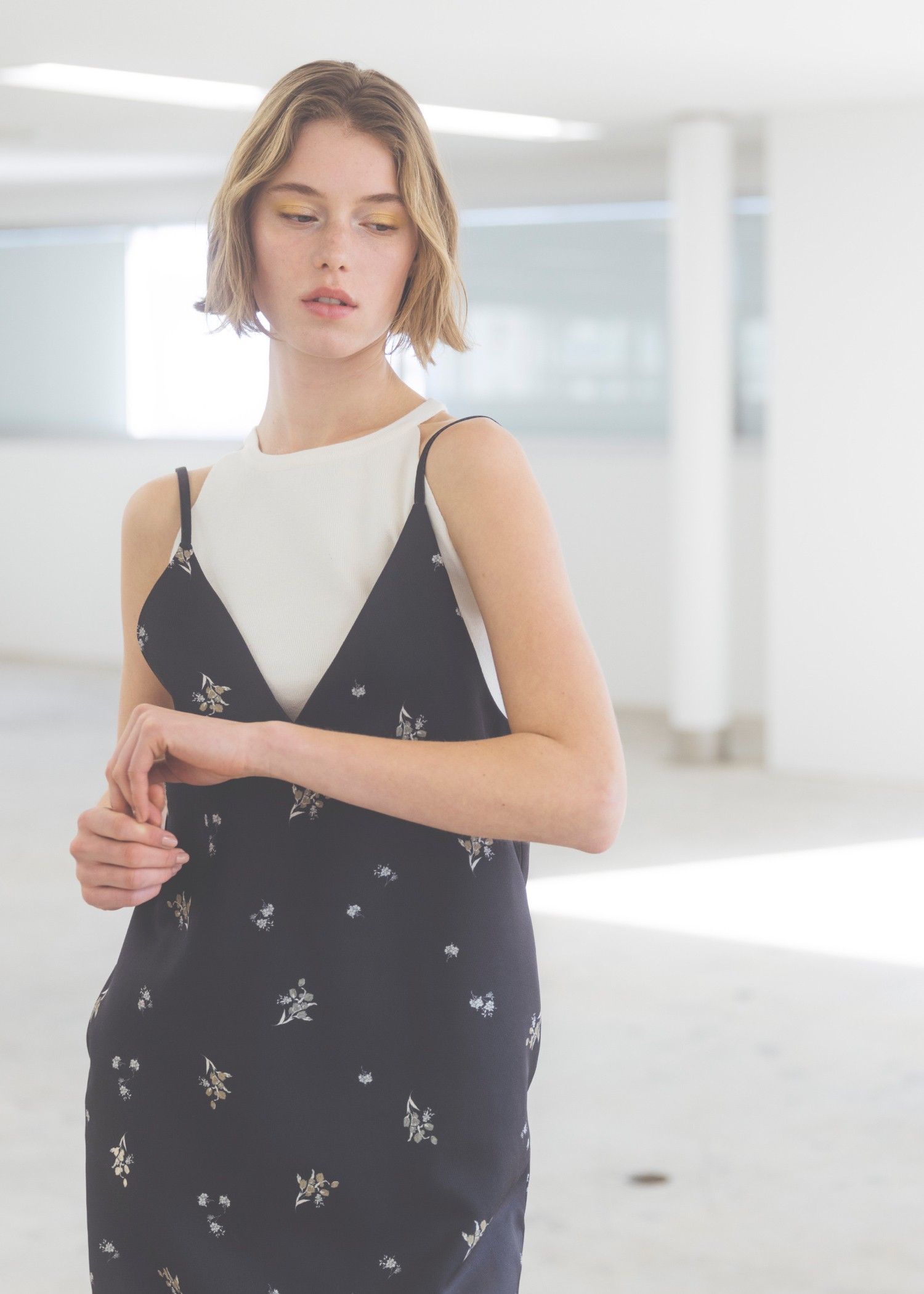 deep side slit ditsy print camisole OP