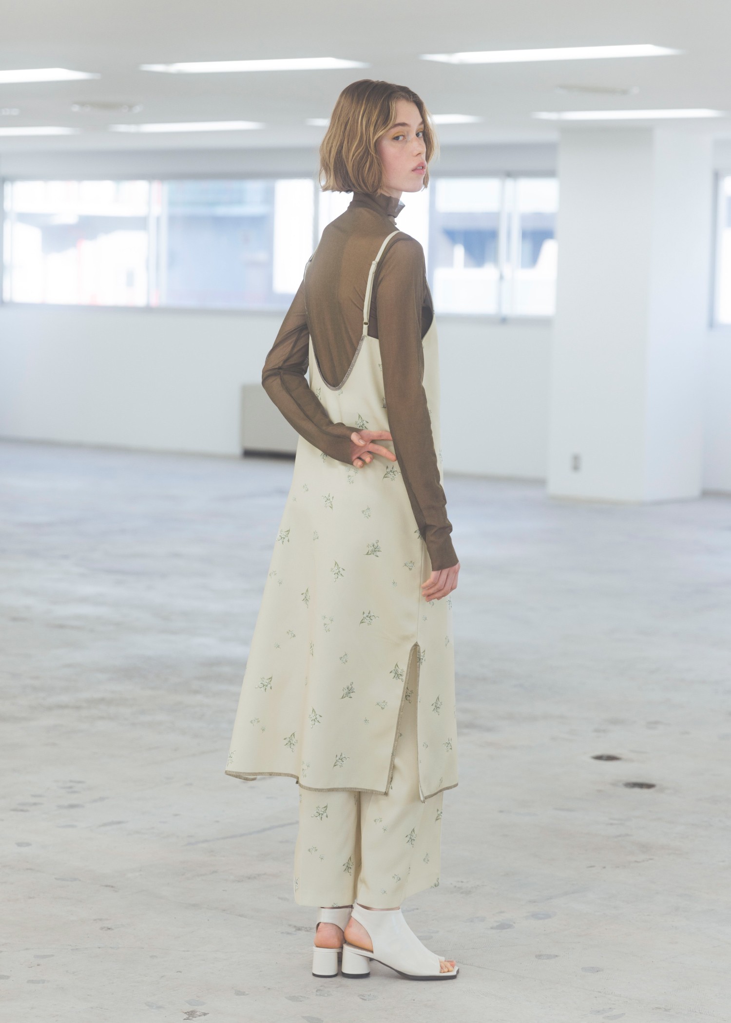 deep side slit ditsy print camisole OP