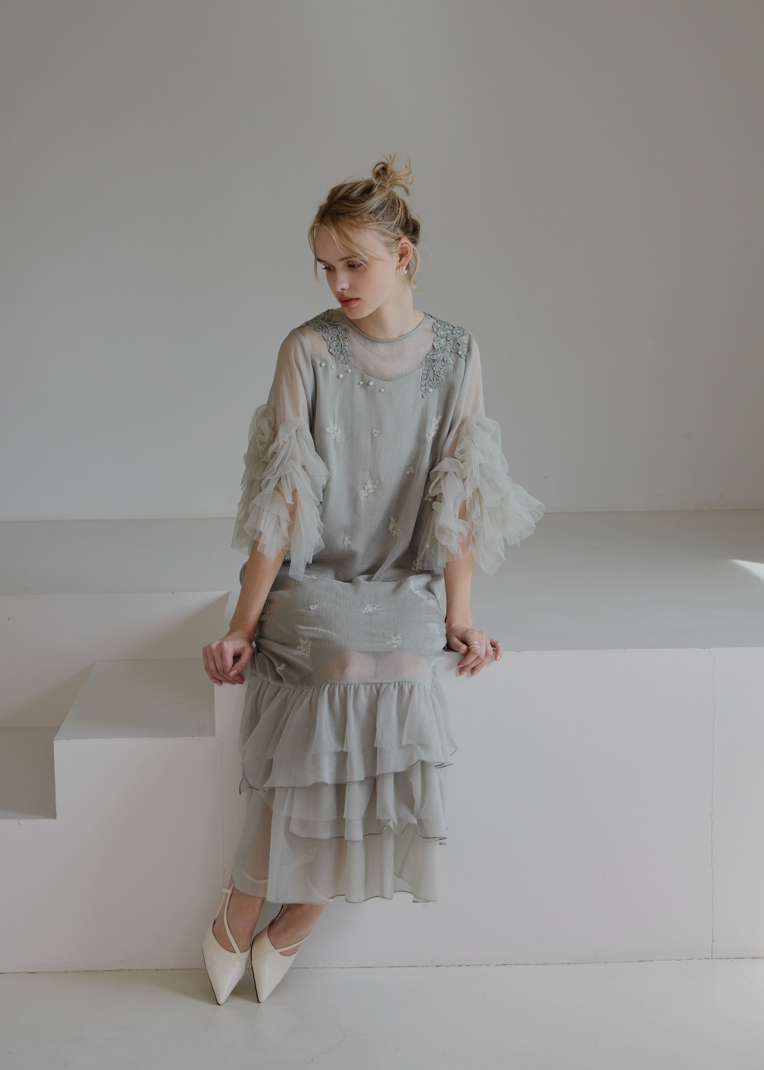 hem tiered volume sleeve embroidery OP