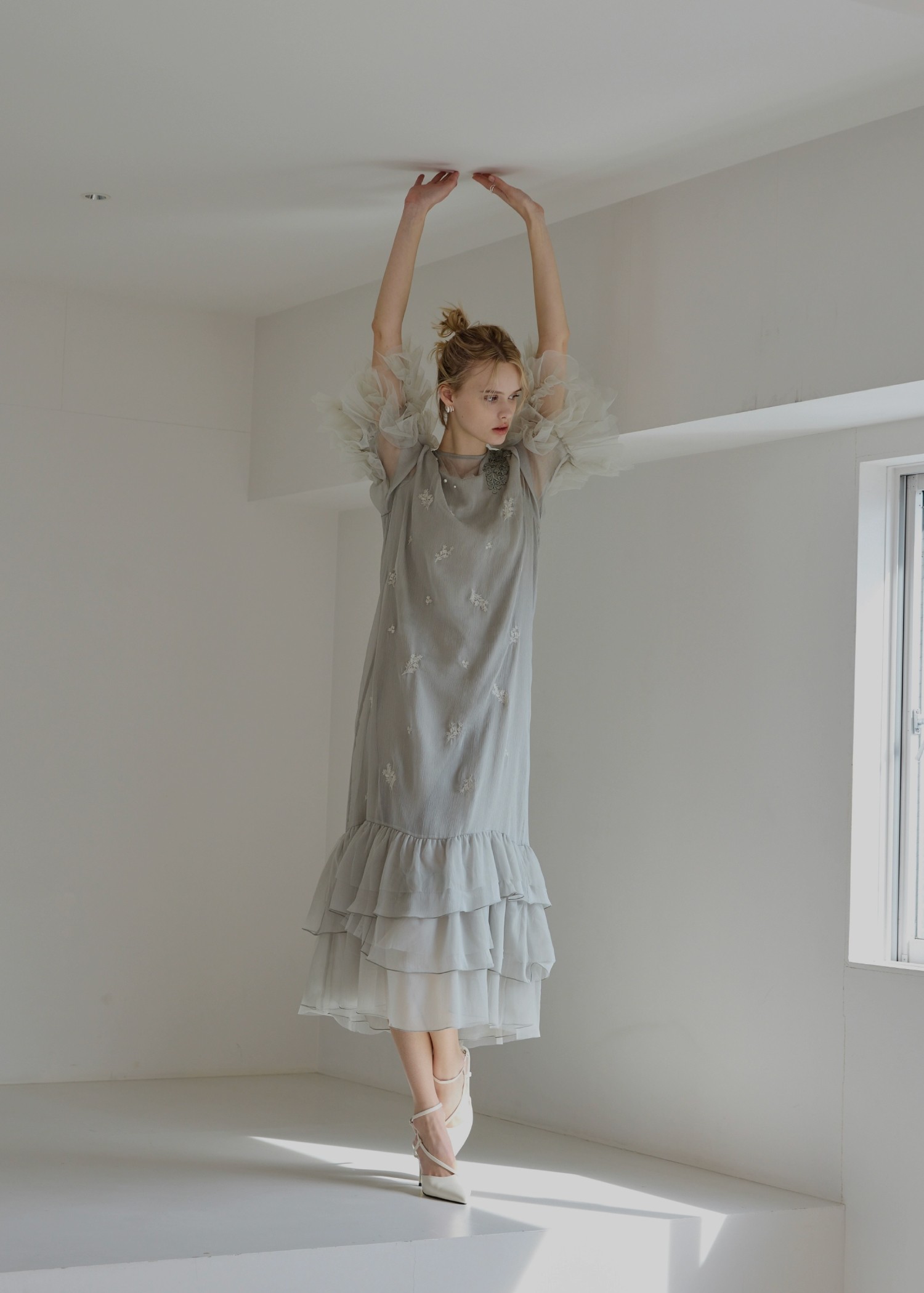 hem tiered volume sleeve embroidery OP