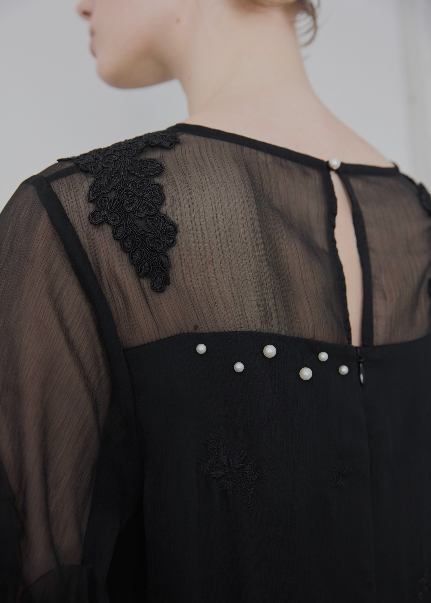 hem tiered volume sleeve embroidery OP