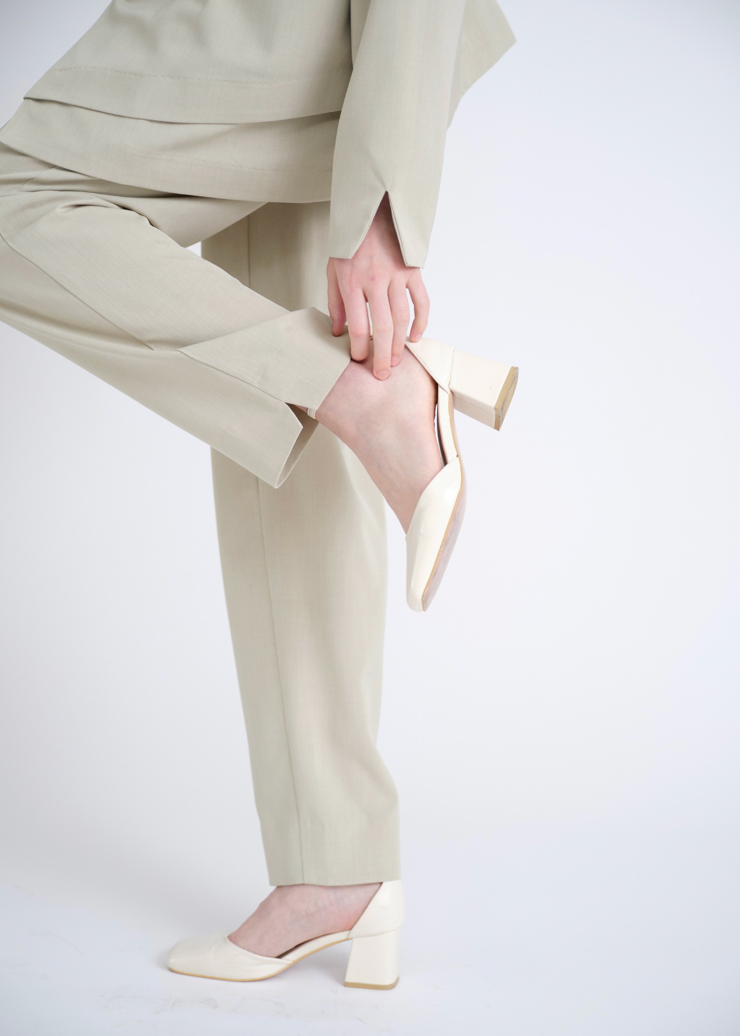 front tuck incision design PT