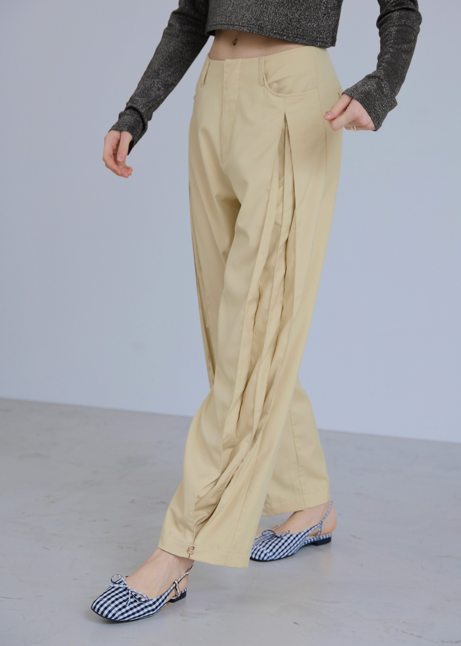 deep tuck design thick PT