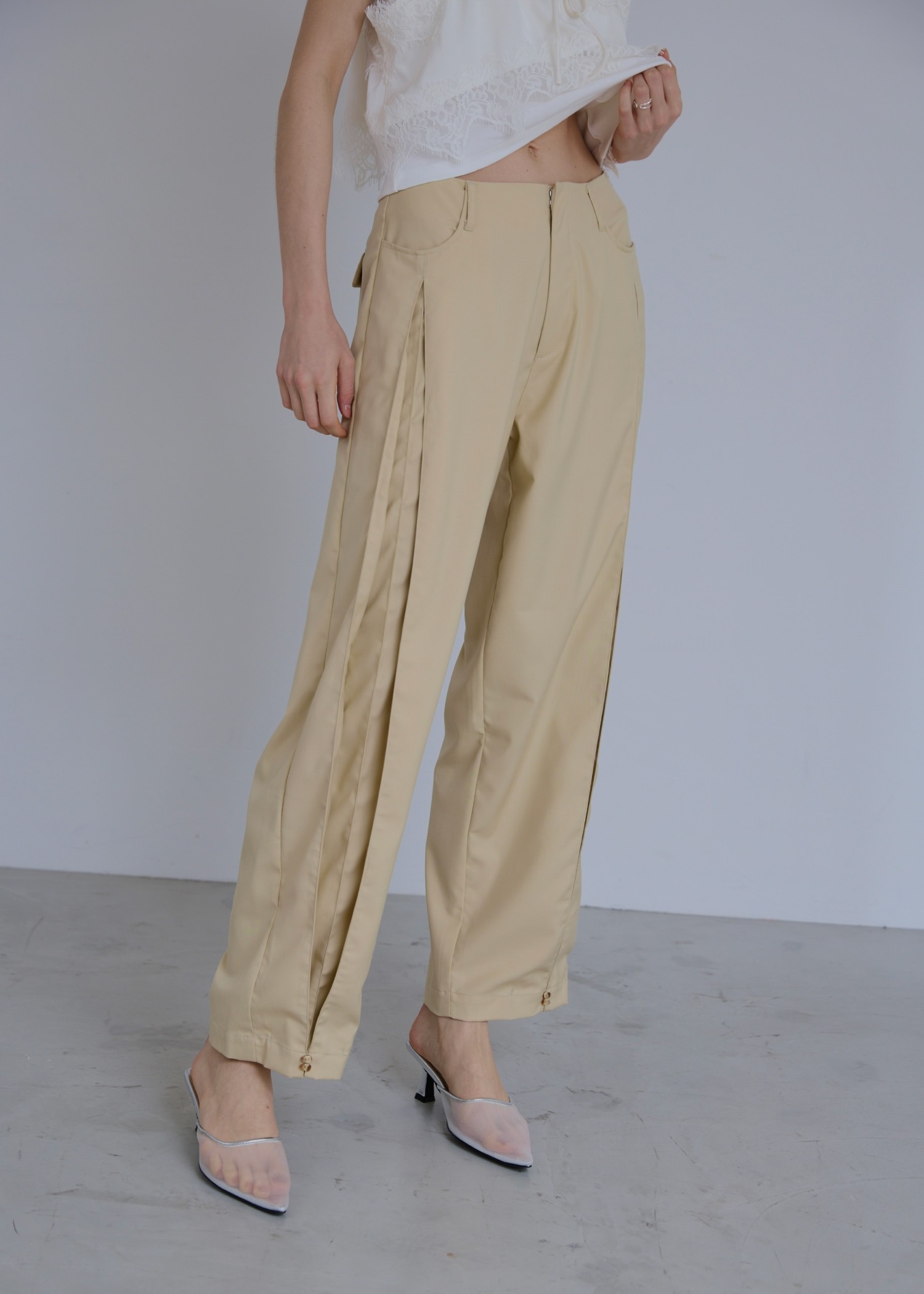 deep tuck design thick PT