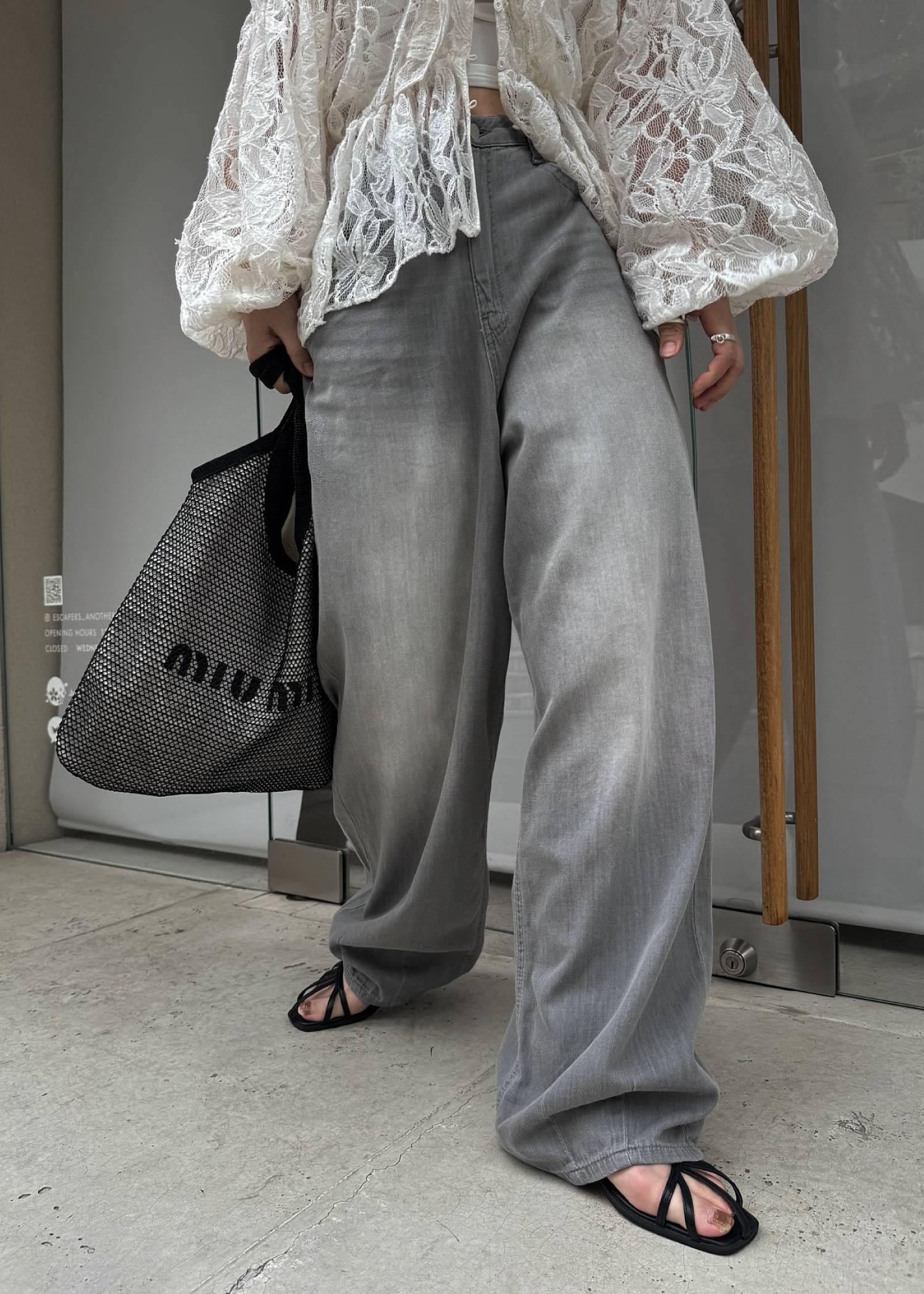 light oz curve silhouette darts denim