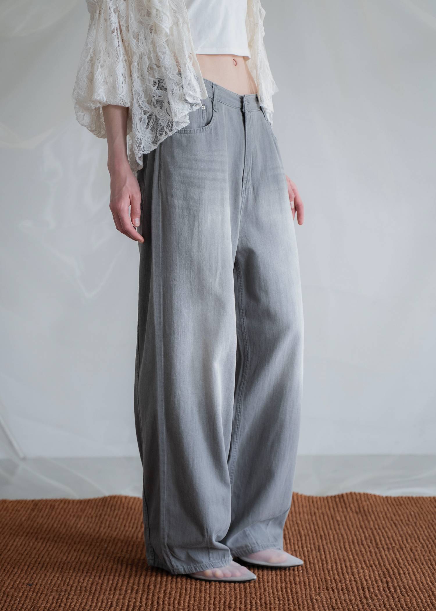 light oz curve silhouette darts denim