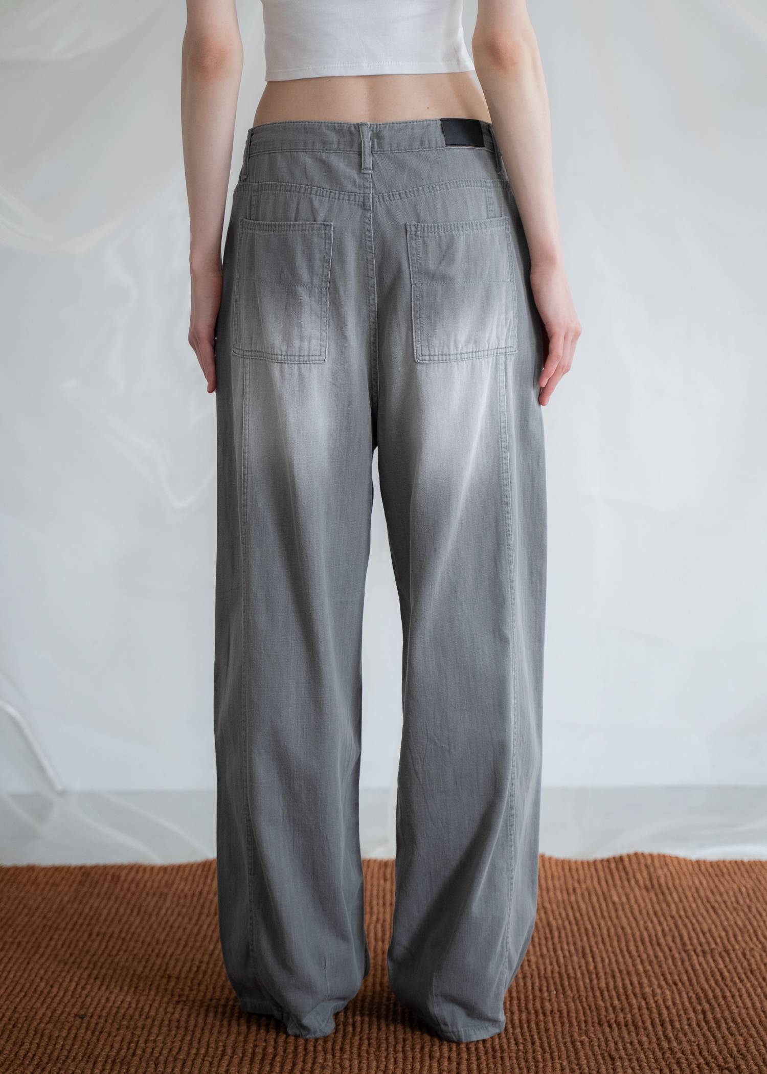 light oz curve silhouette darts denim