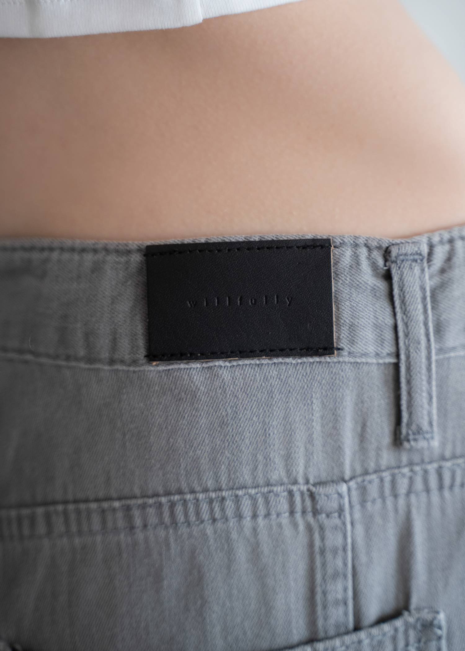 light oz curve silhouette darts denim