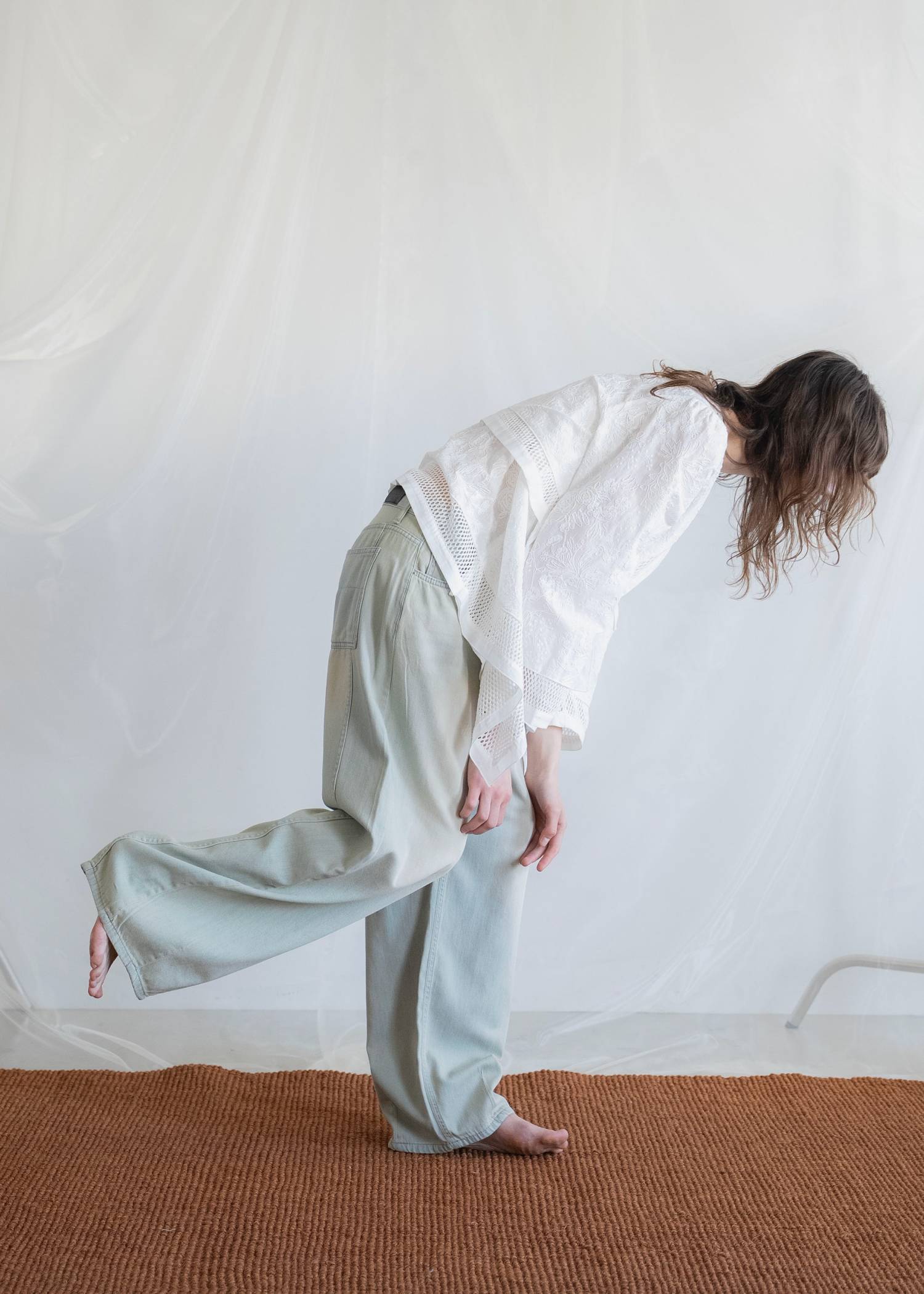 light oz curve silhouette darts denim