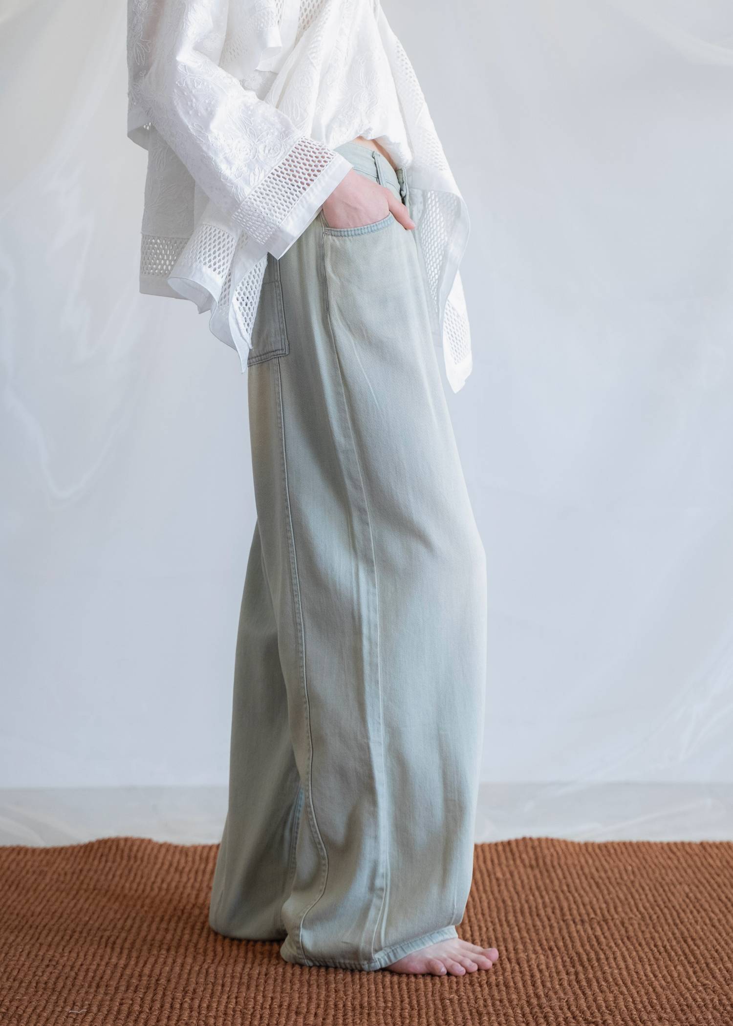 light oz curve silhouette darts denim