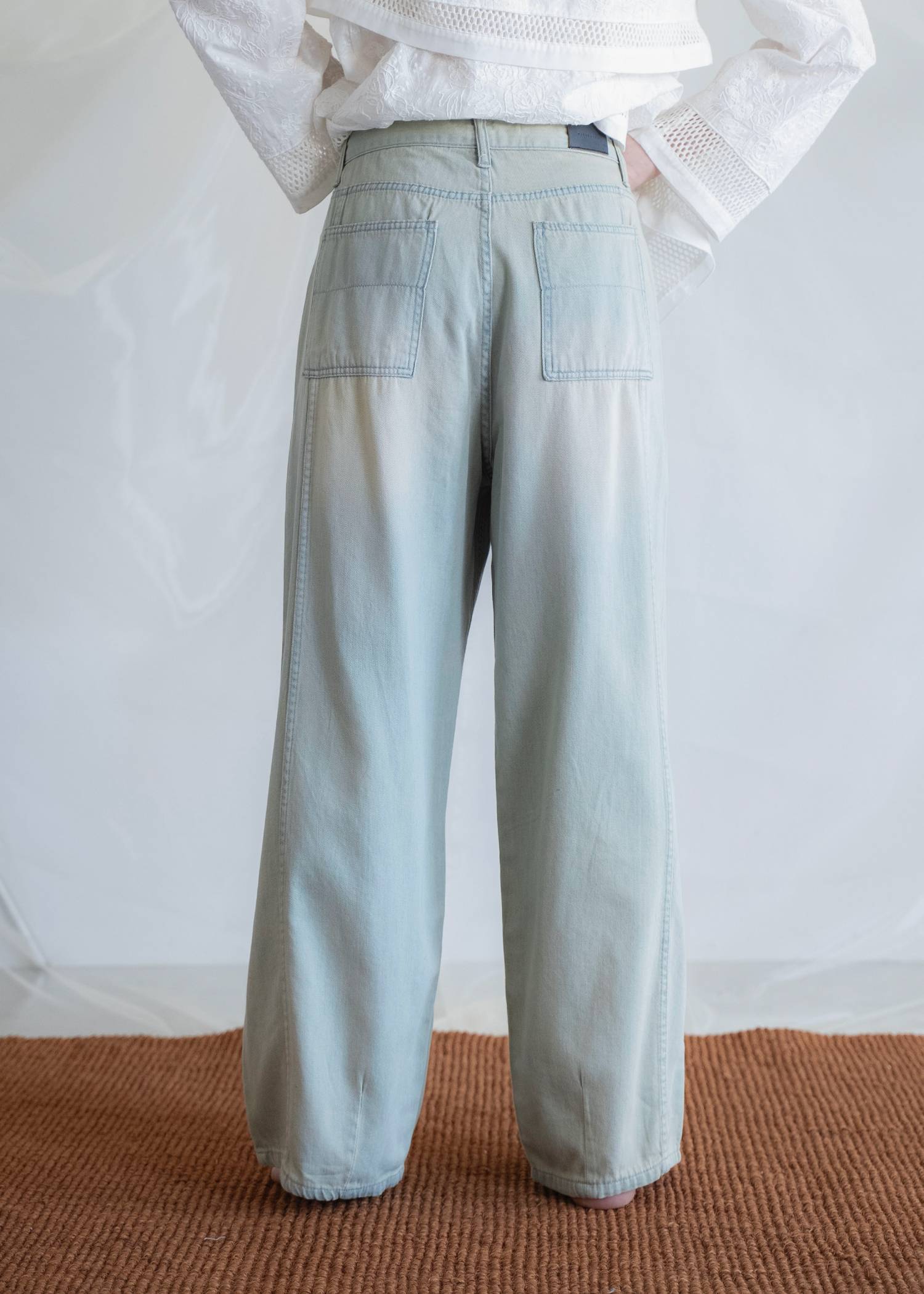 light oz curve silhouette darts denim