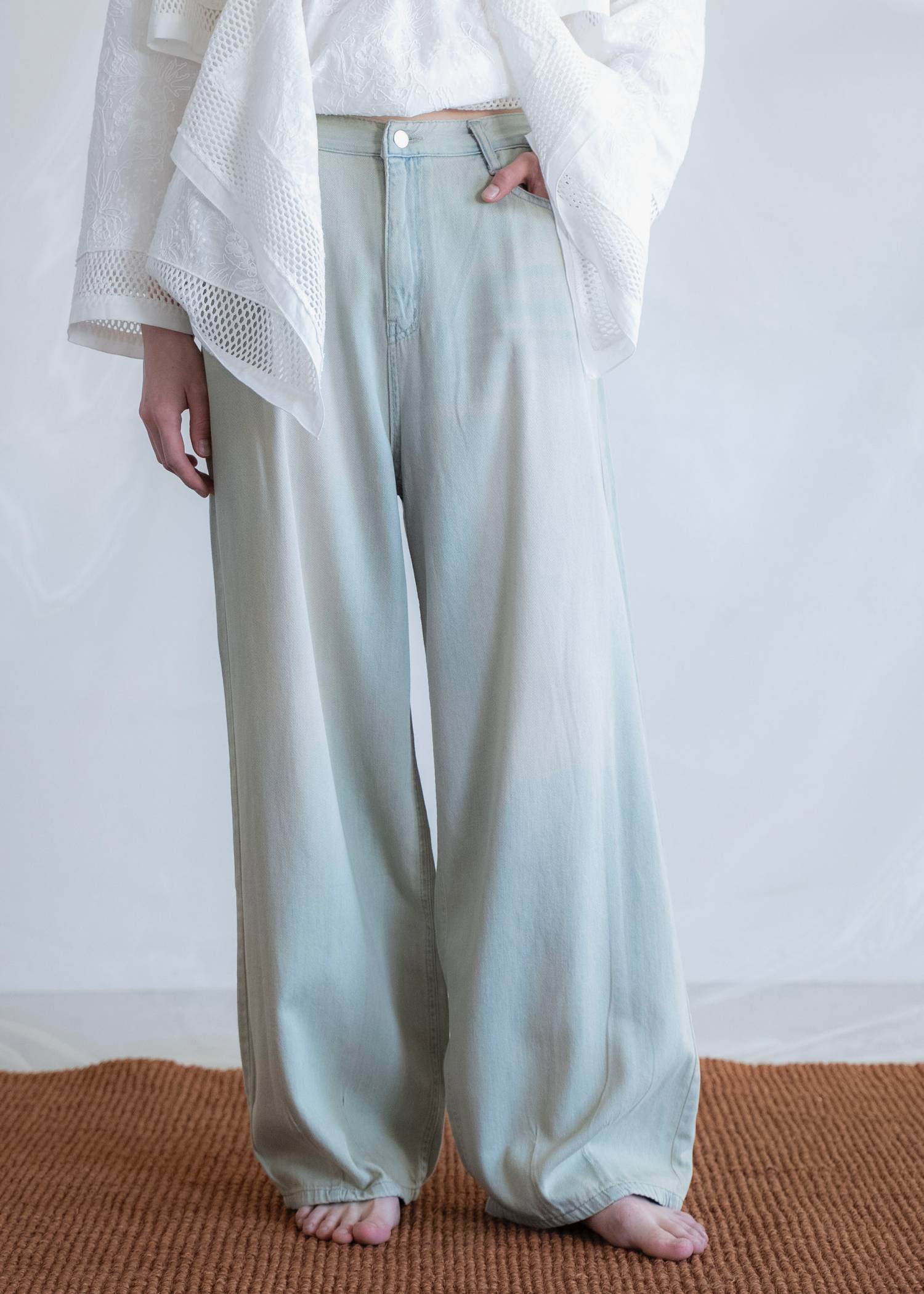 light oz curve silhouette darts denim