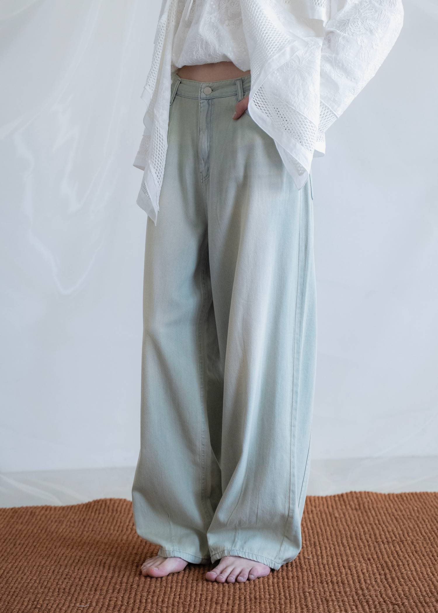 light oz curve silhouette darts denim