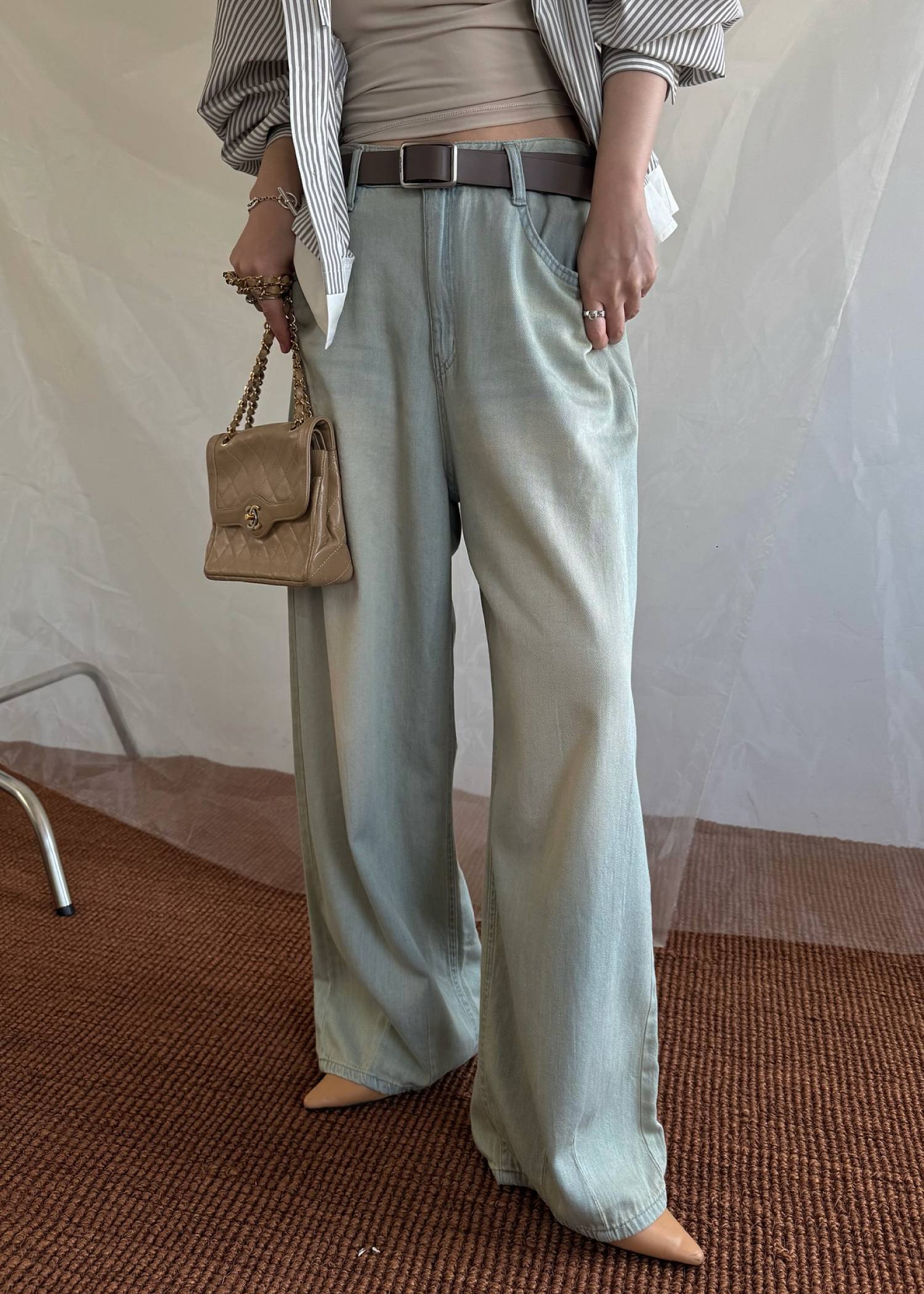 light oz curve silhouette darts denim