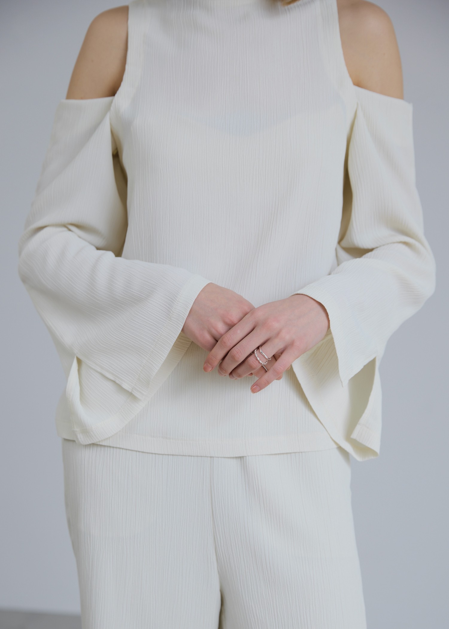 removal sleeve crepe tops