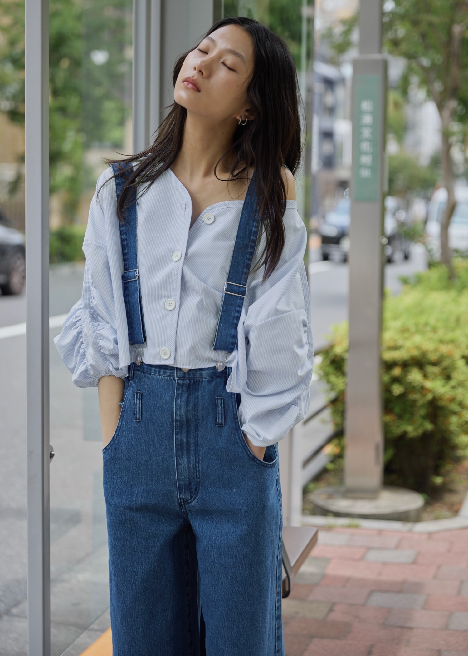 volume gather sleeve v neck BL