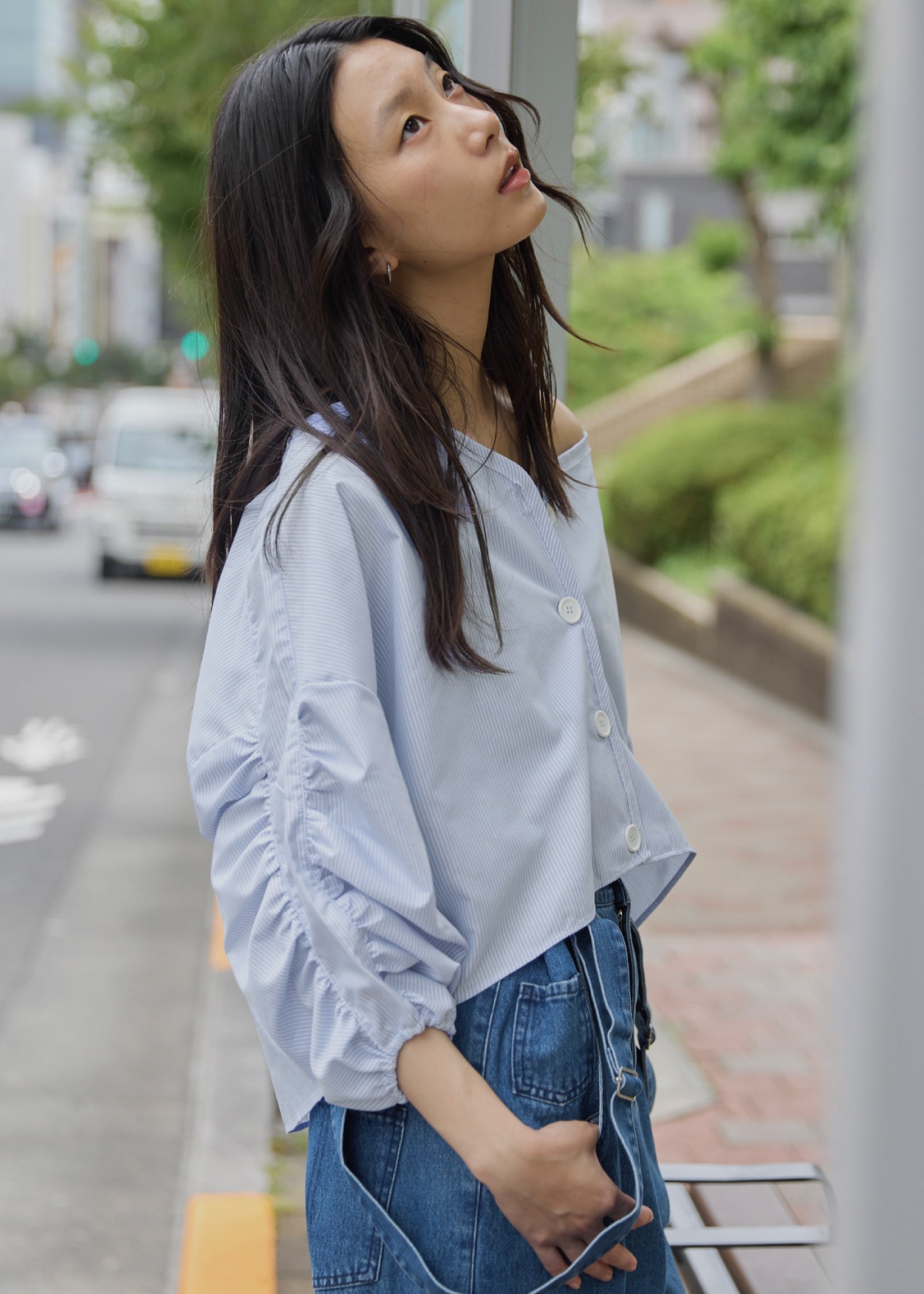 volume gather sleeve v neck BL