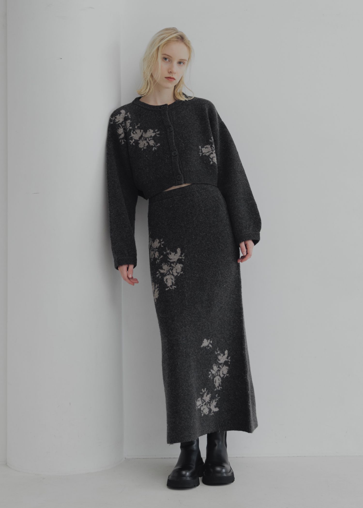 cropped flower jacquard knit cardigan