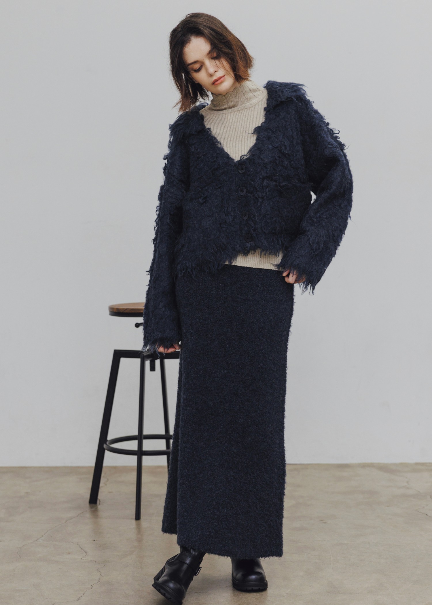 scallop high neck flare sleeve knit