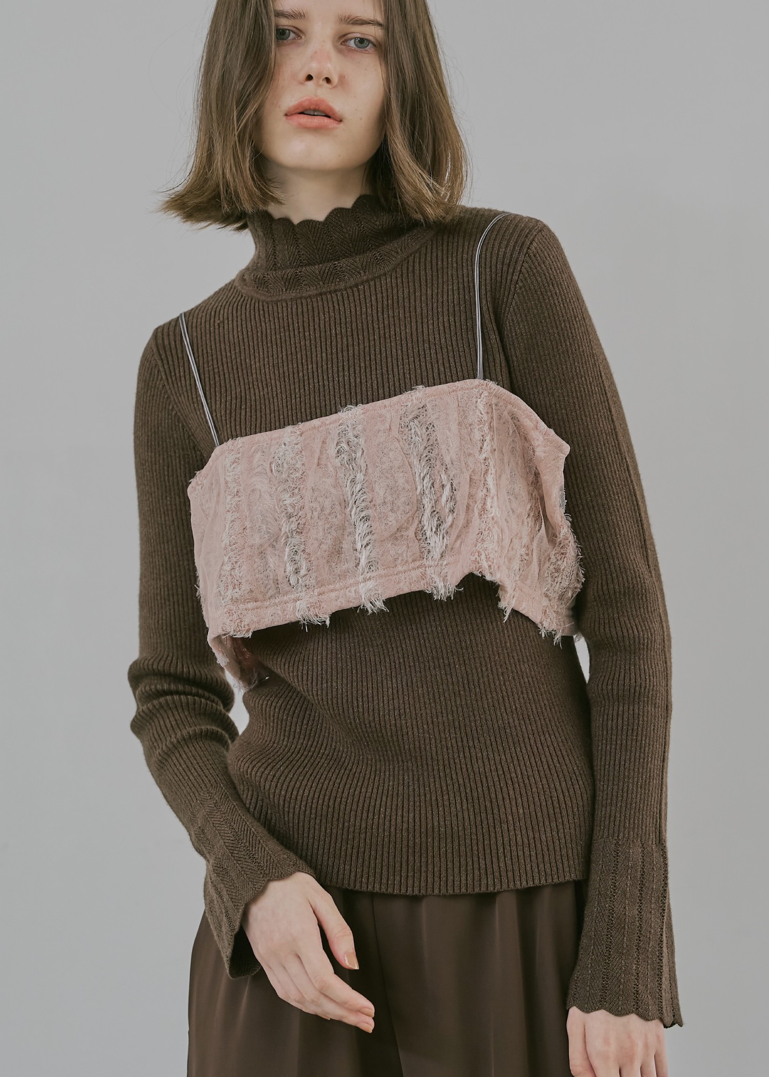 scallop high neck flare sleeve knit