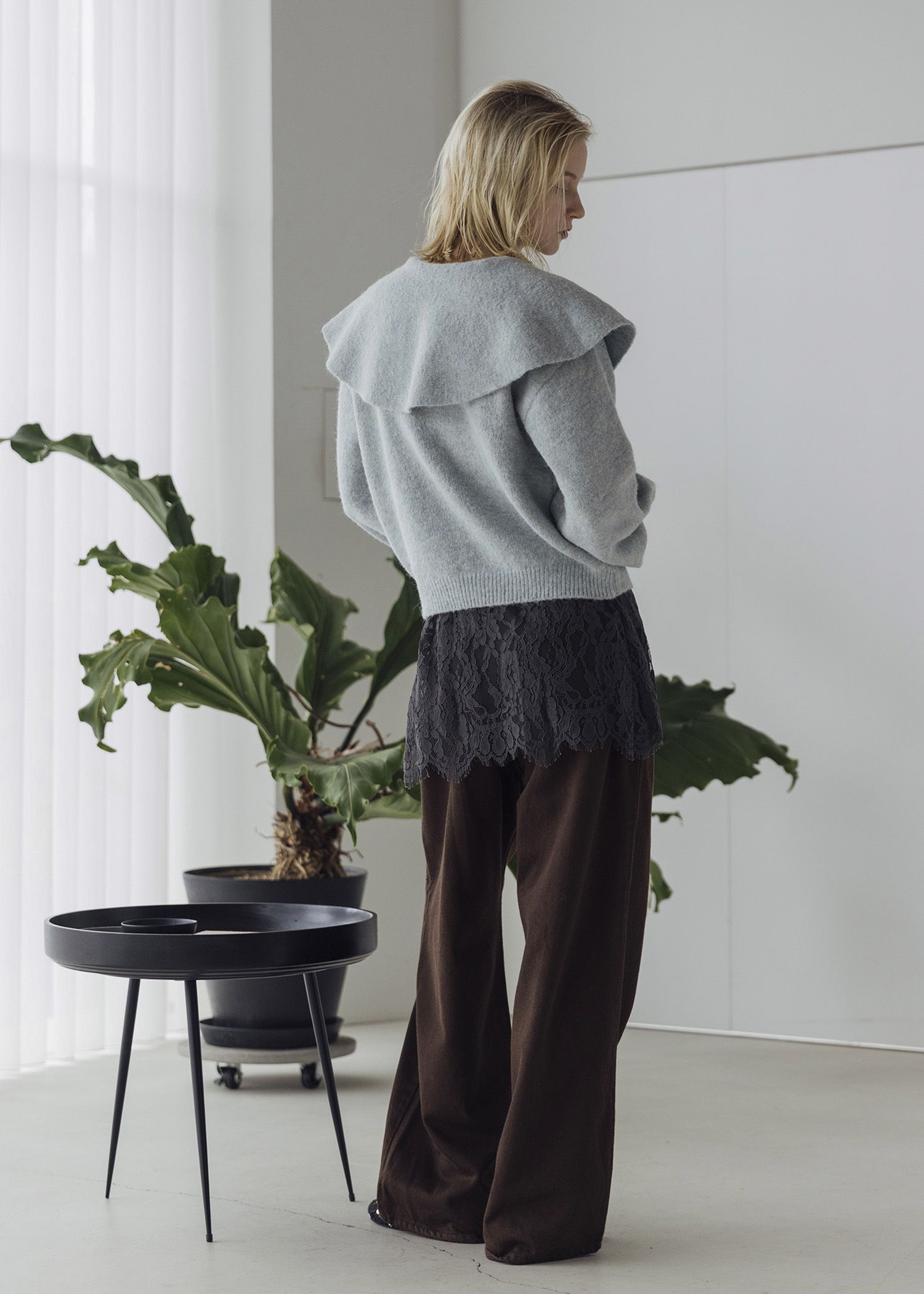 overlay big collar volume sleeve knit