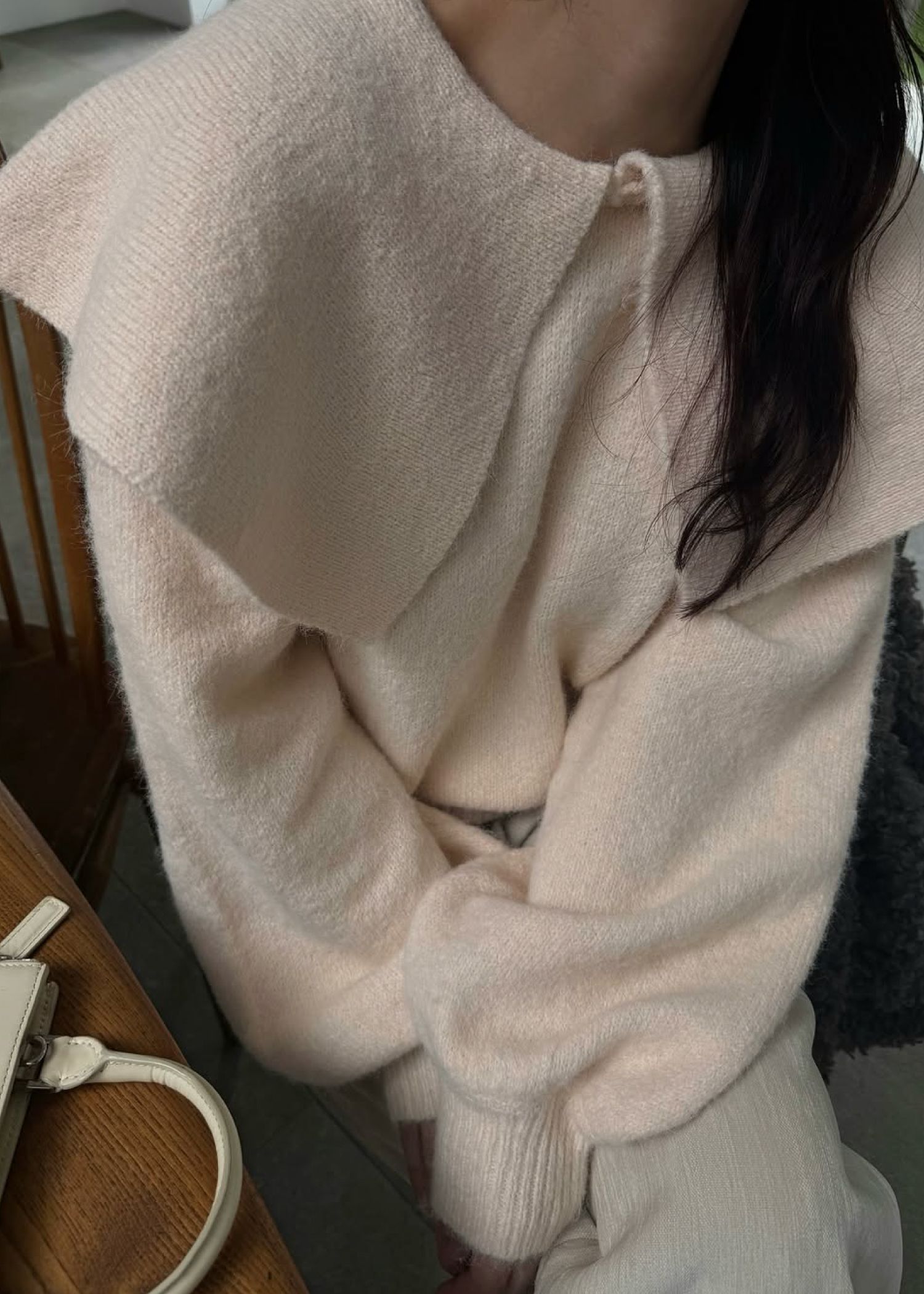 overlay big collar volume sleeve knit