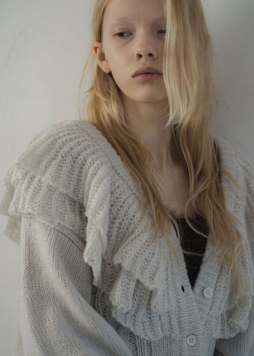 shoulder frill cable knit cardigan
