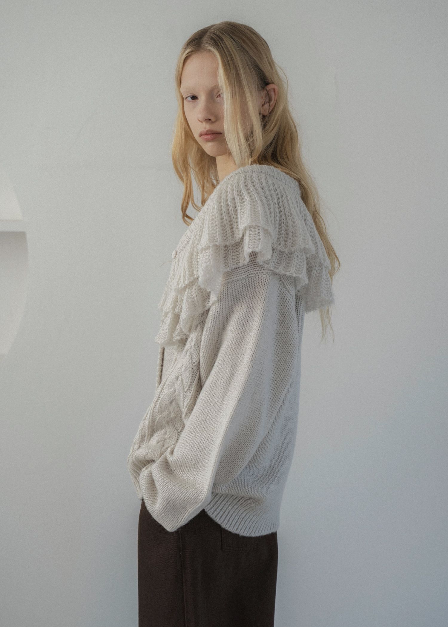 shoulder frill cable knit cardigan