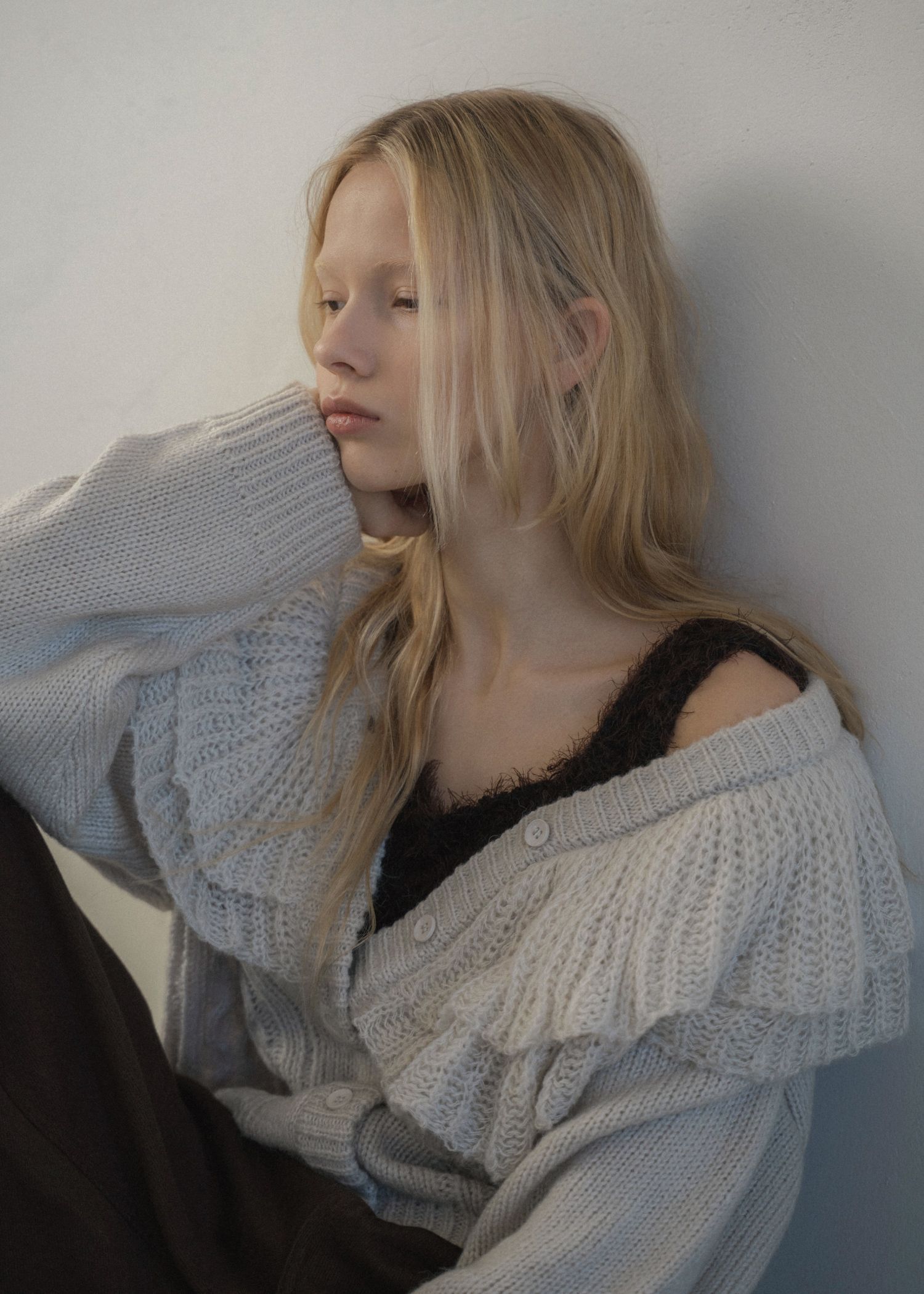 shoulder frill cable knit cardigan