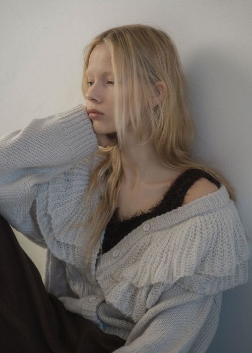 shoulder frill cable knit cardigan