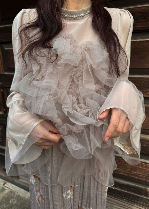 random tulle layered iris pleats OP