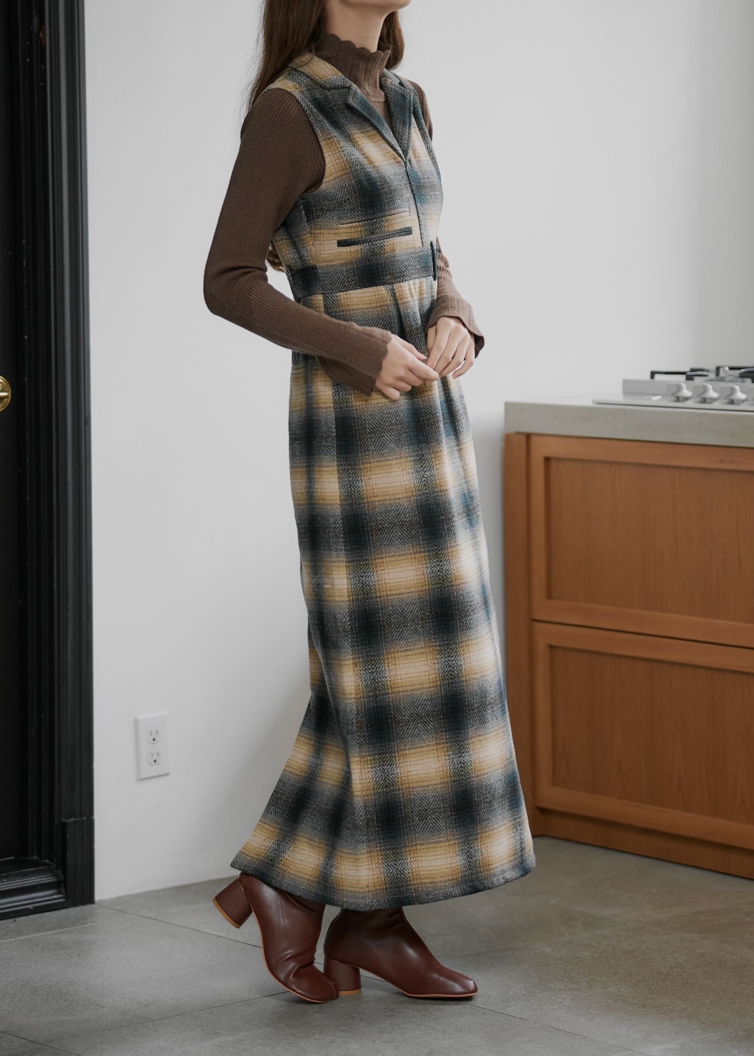 tailored collar no sleeve check OP