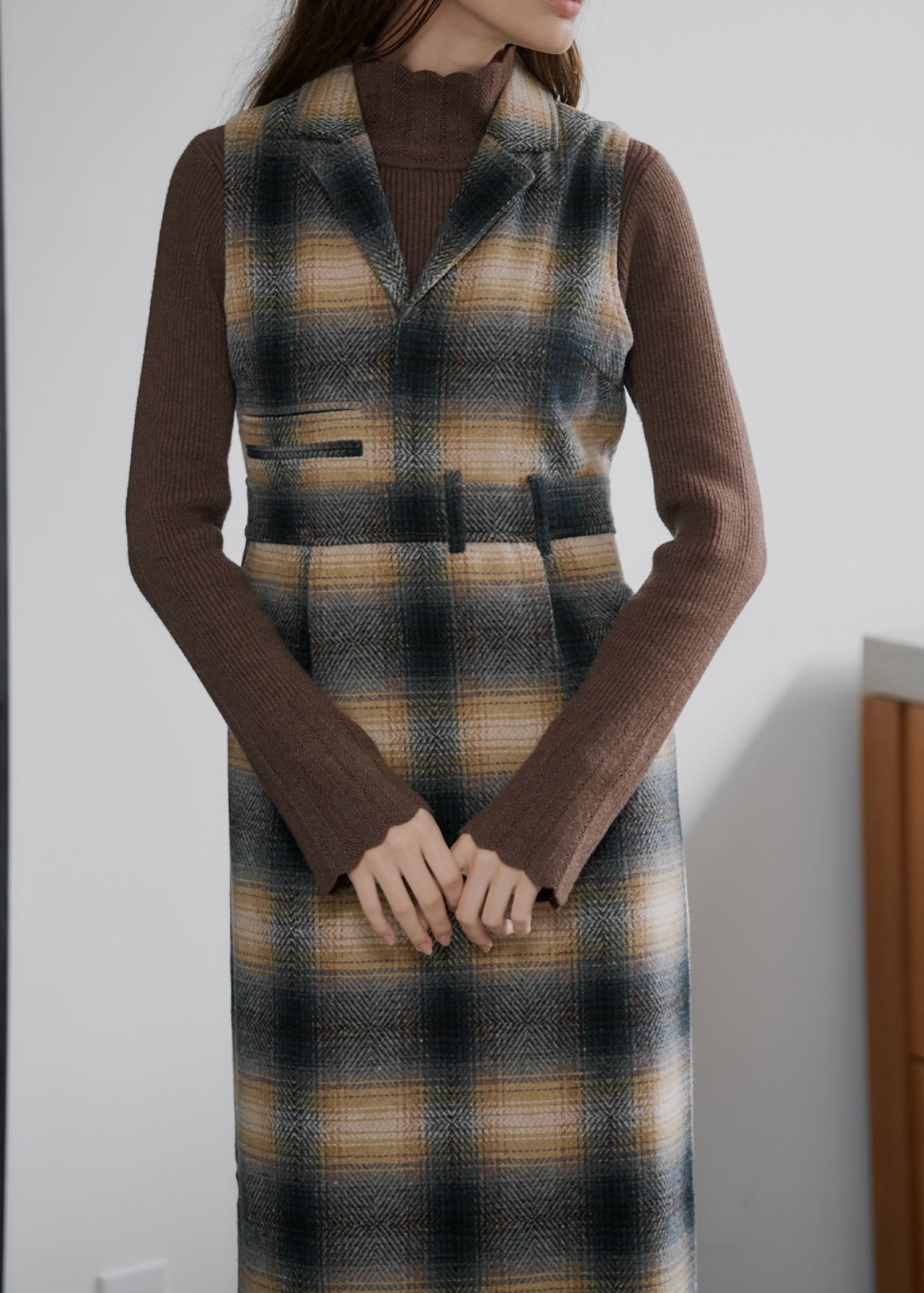 tailored collar no sleeve check OP