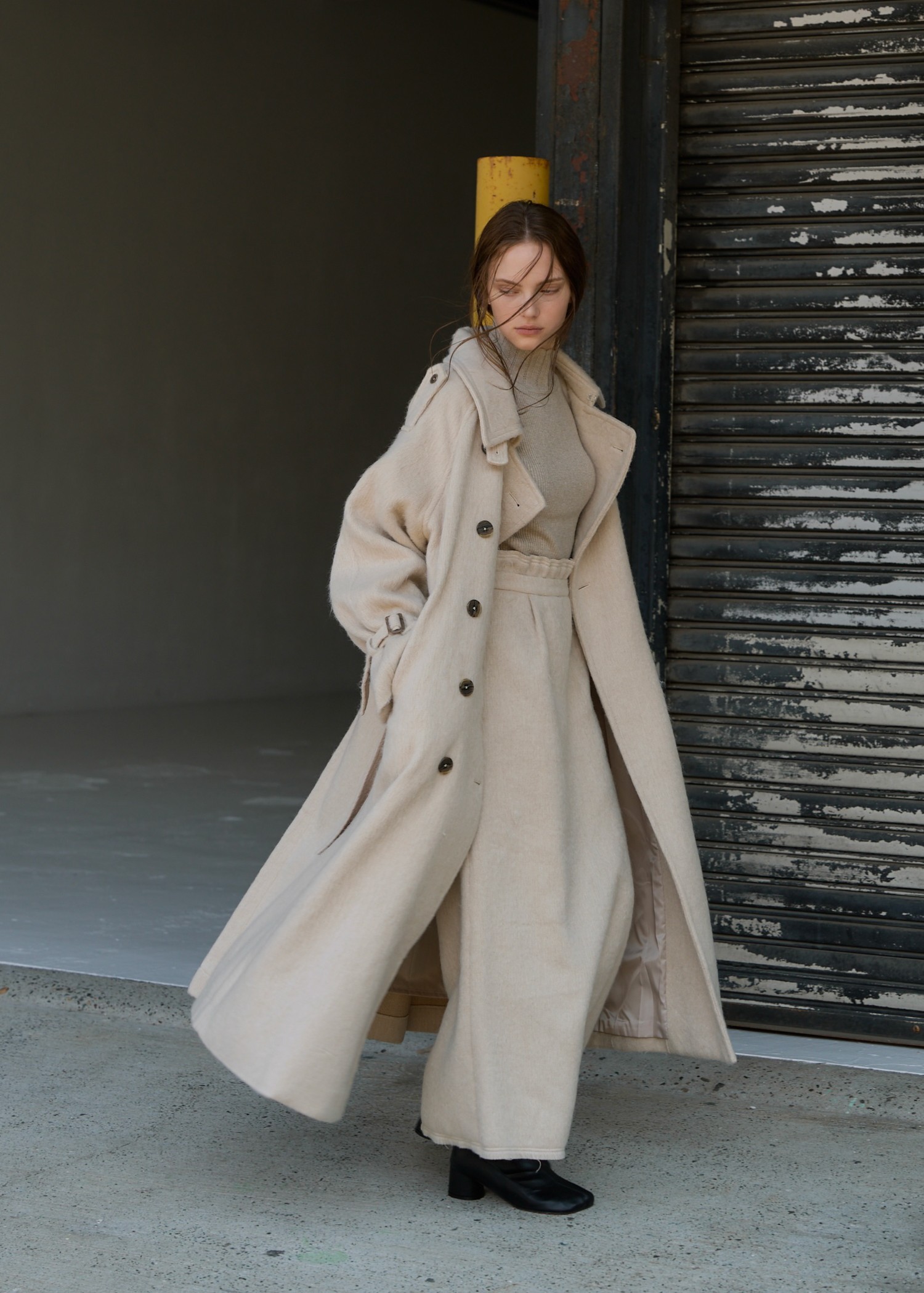 shaggy volume sleeve trench long coat