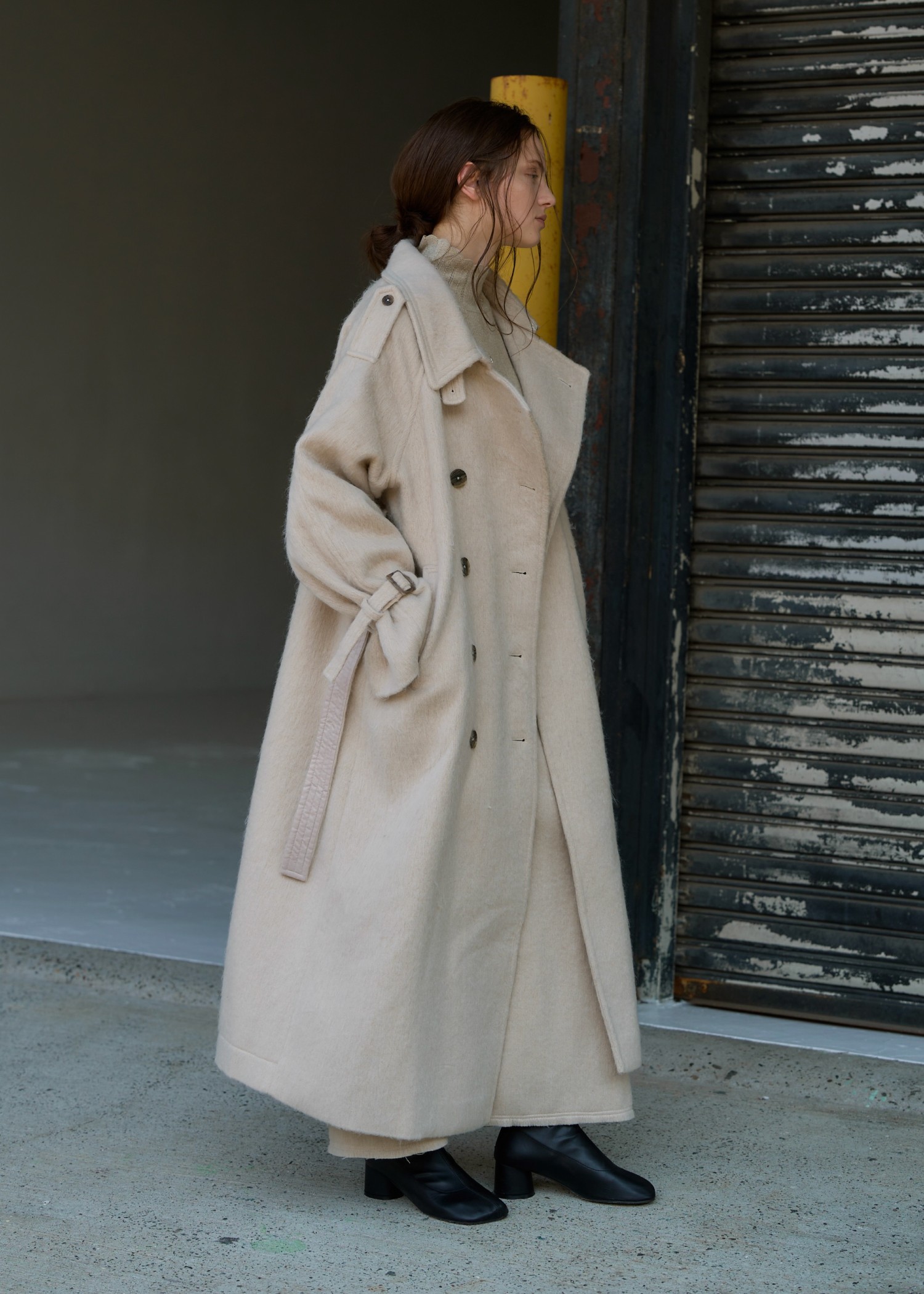 shaggy volume sleeve trench long coat