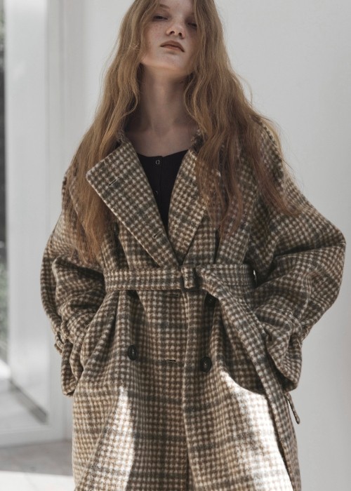 middle shaggy volume sleeve trench coat