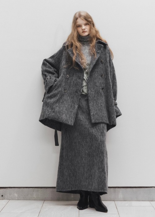 middle shaggy volume sleeve trench coat