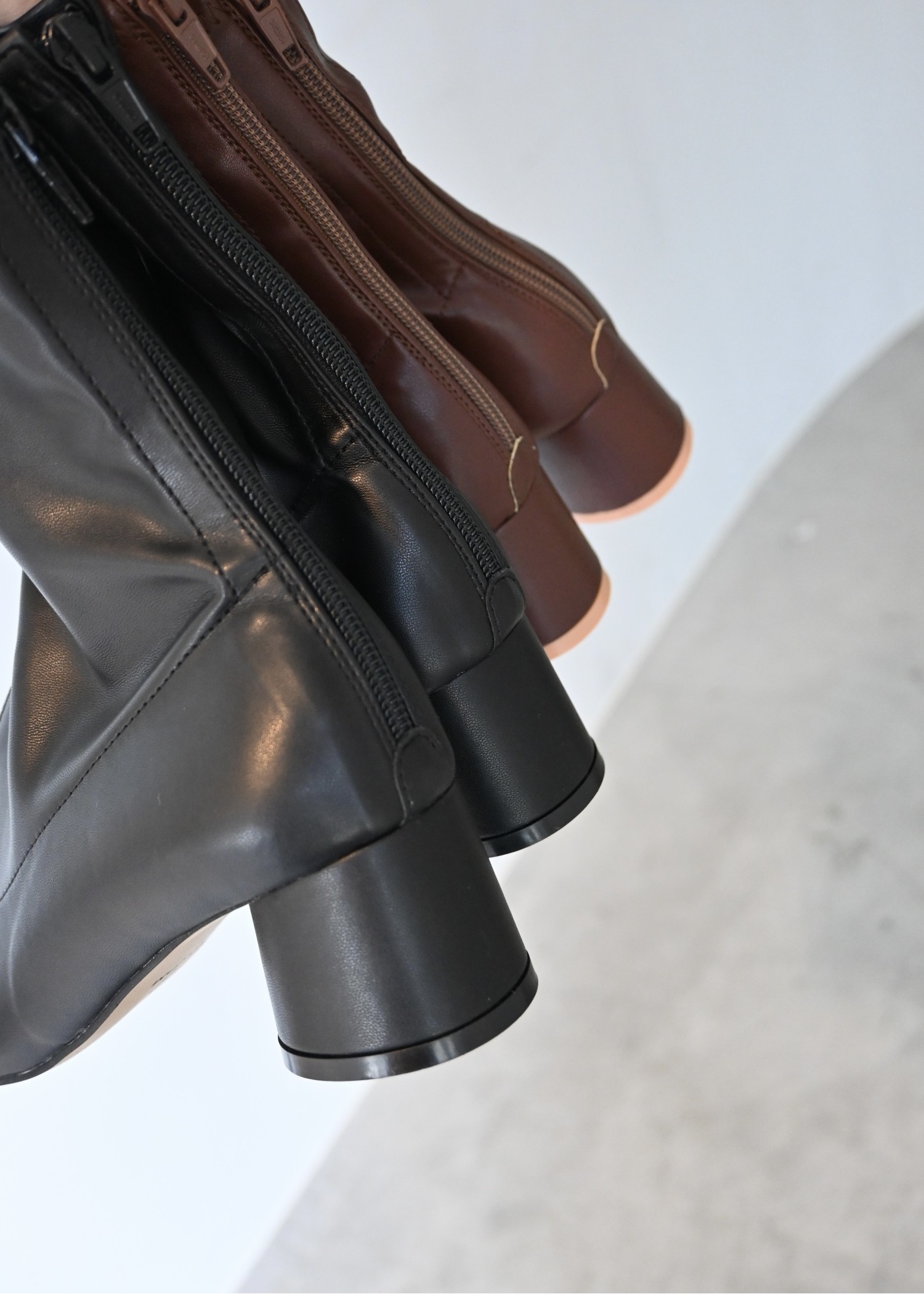 round toe heel boots