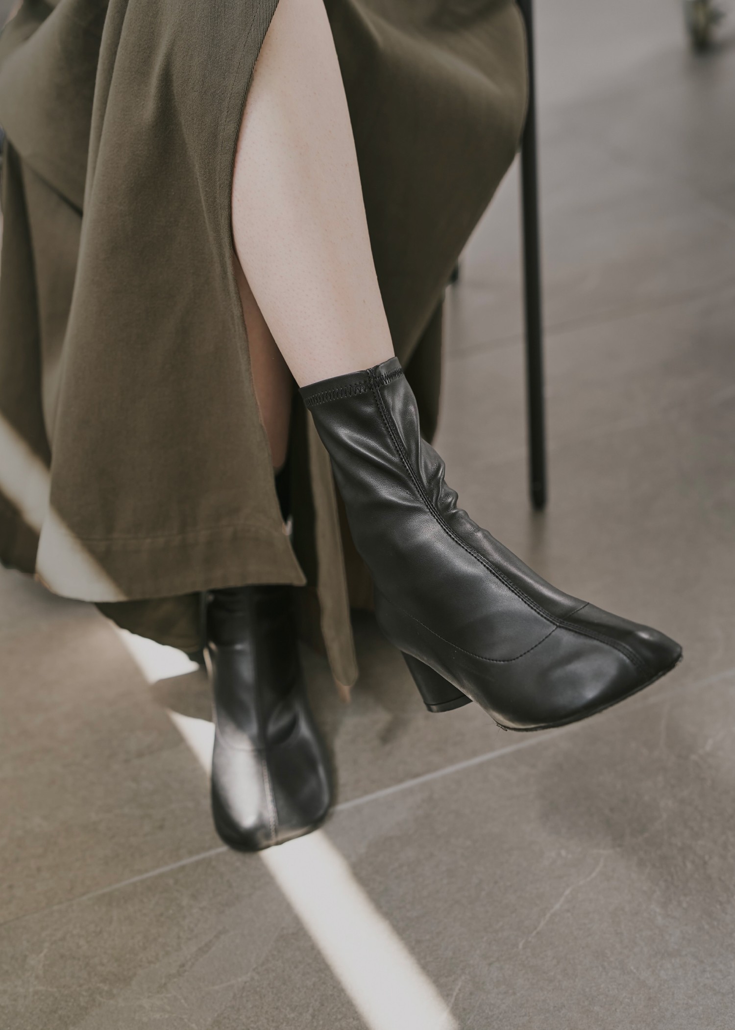 round toe heel boots