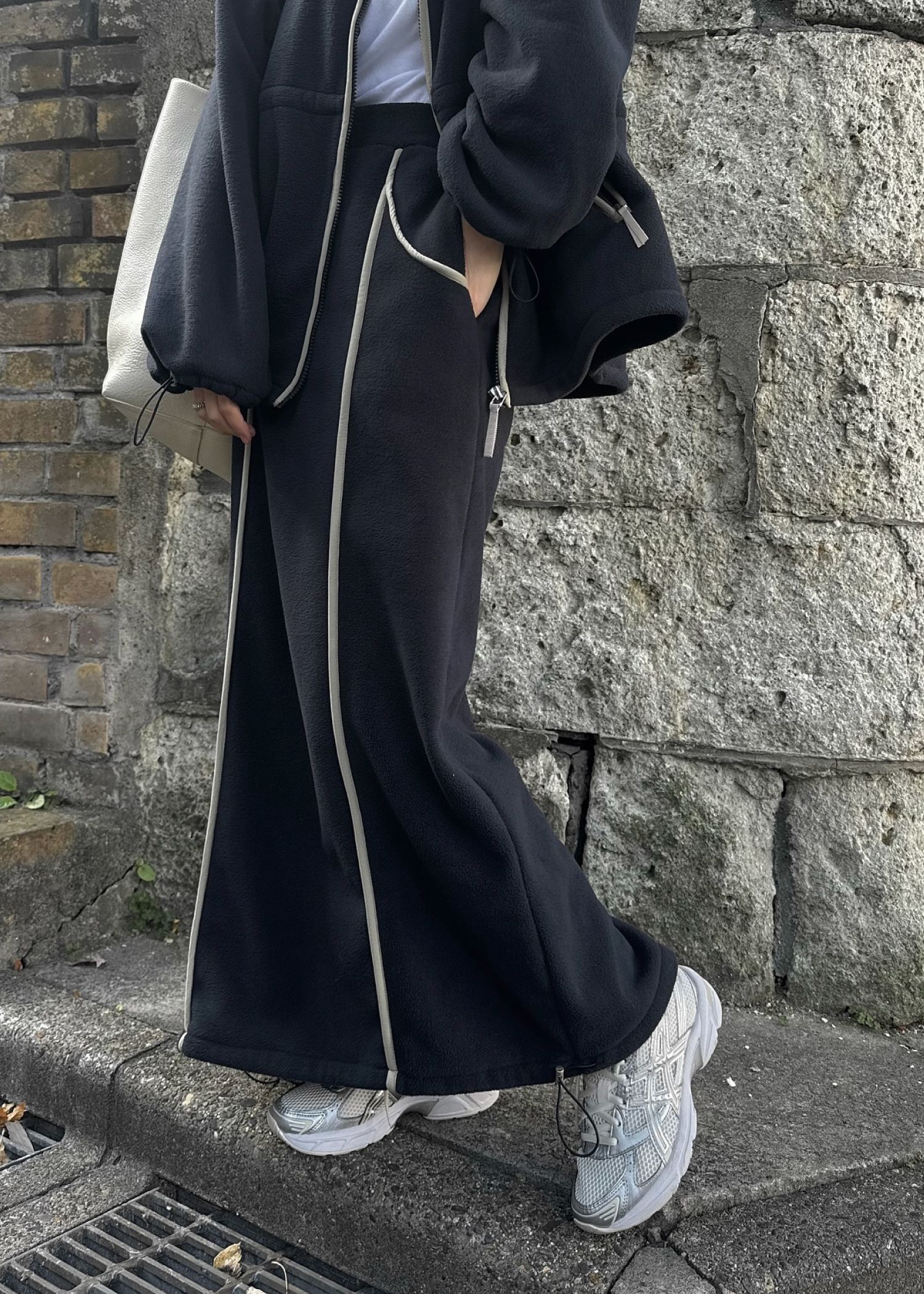 fleece drawstring bi color piping SK