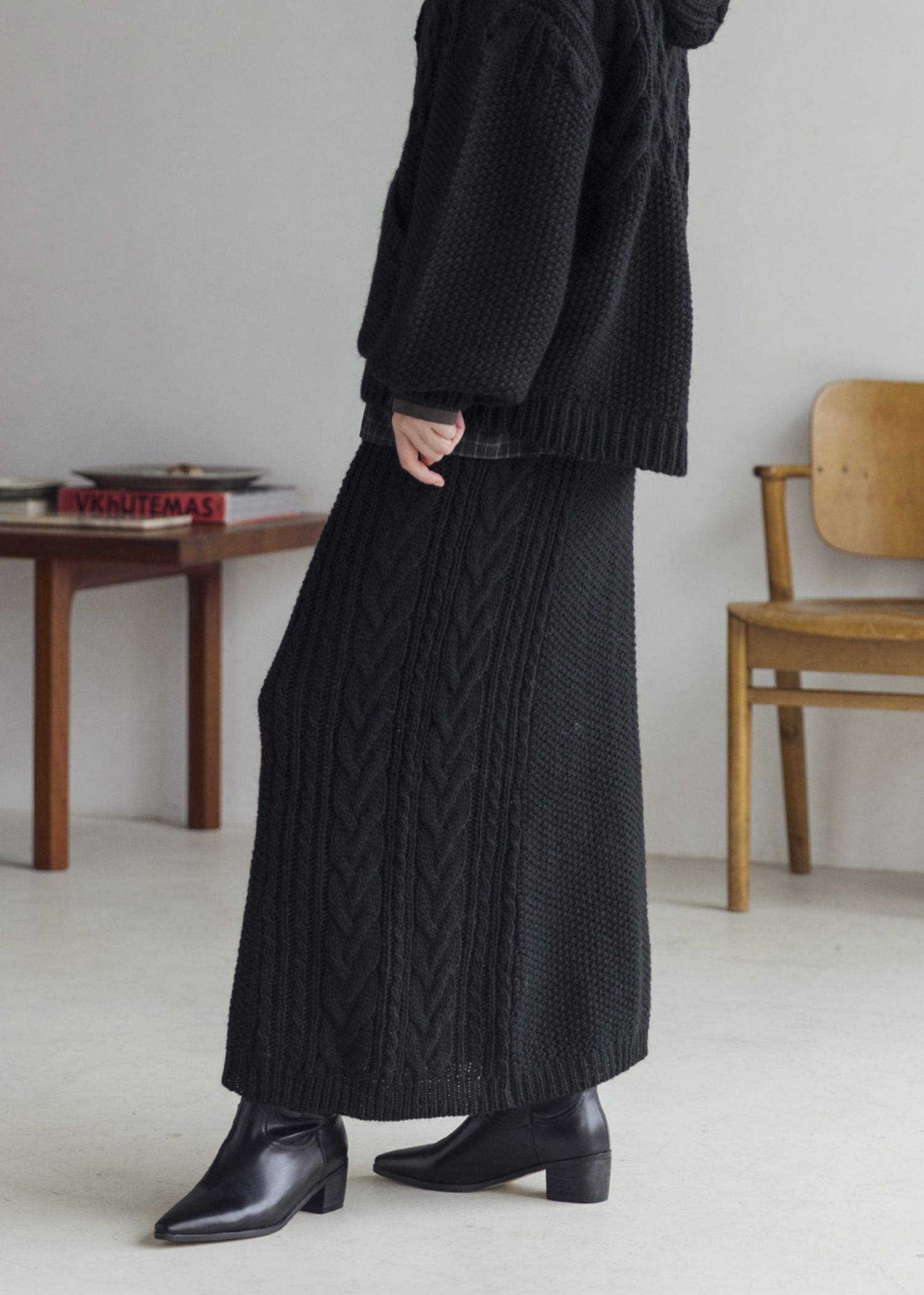 side cable coarse knit pencil SK